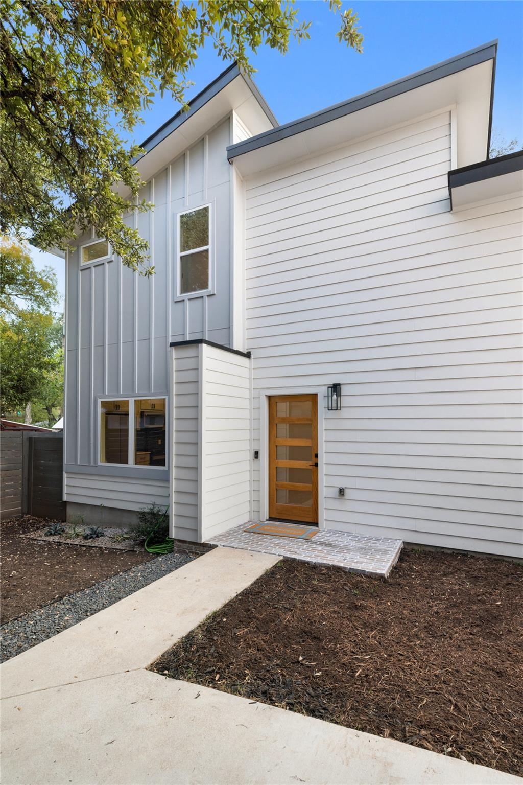 909 Philco Dr # 2, Austin, TX 78745