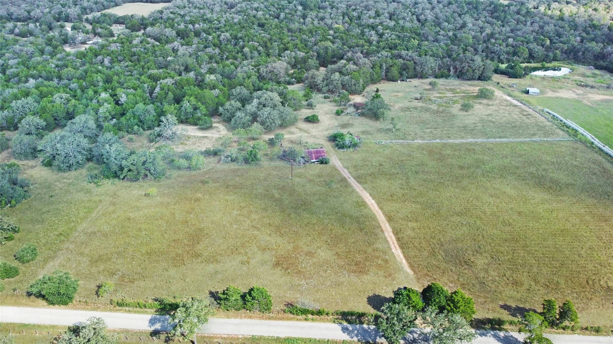 171 Flower Hill Rd, Smithville, TX 78957