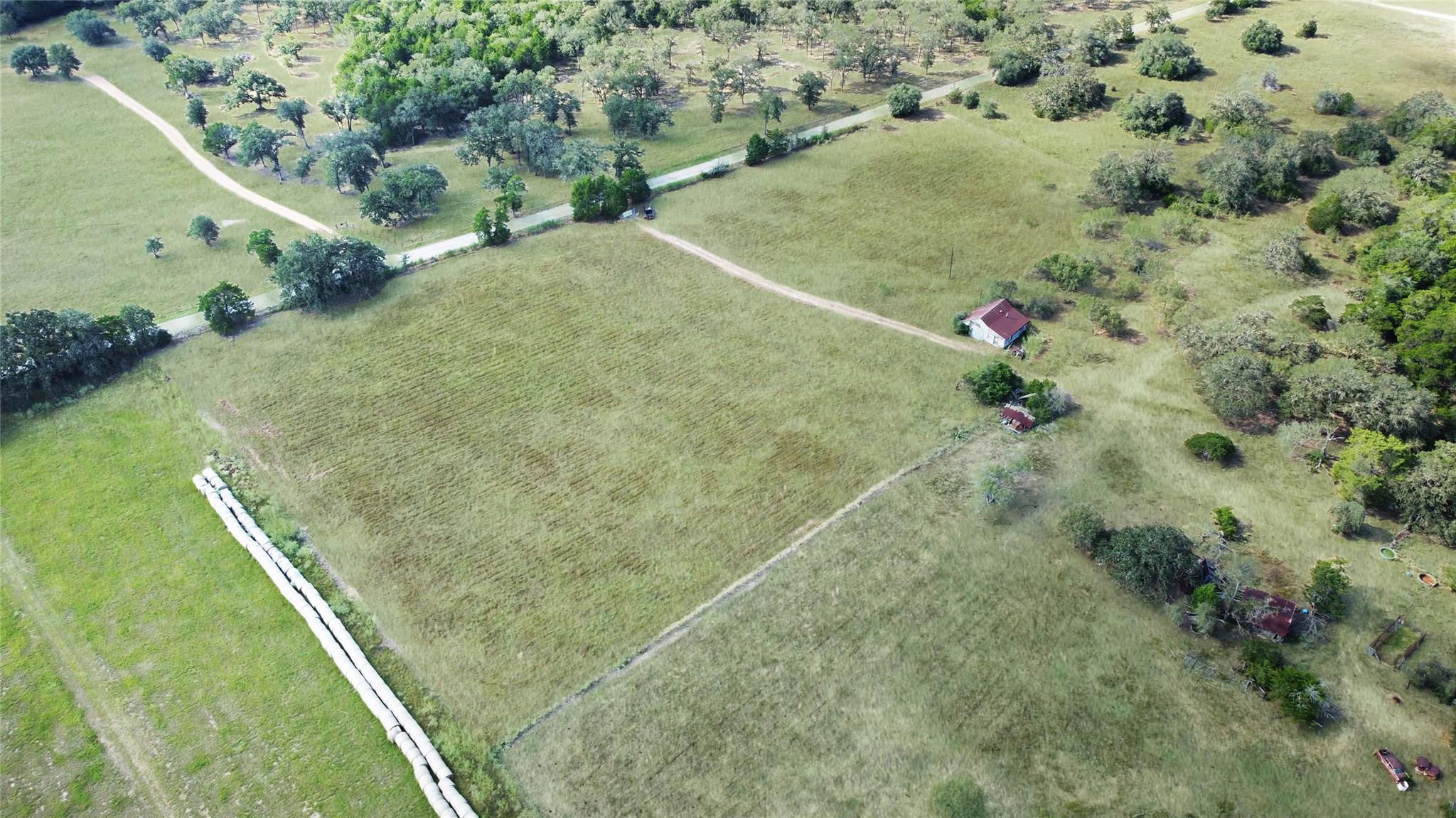 171 Flower Hill Rd, Smithville, TX 78957