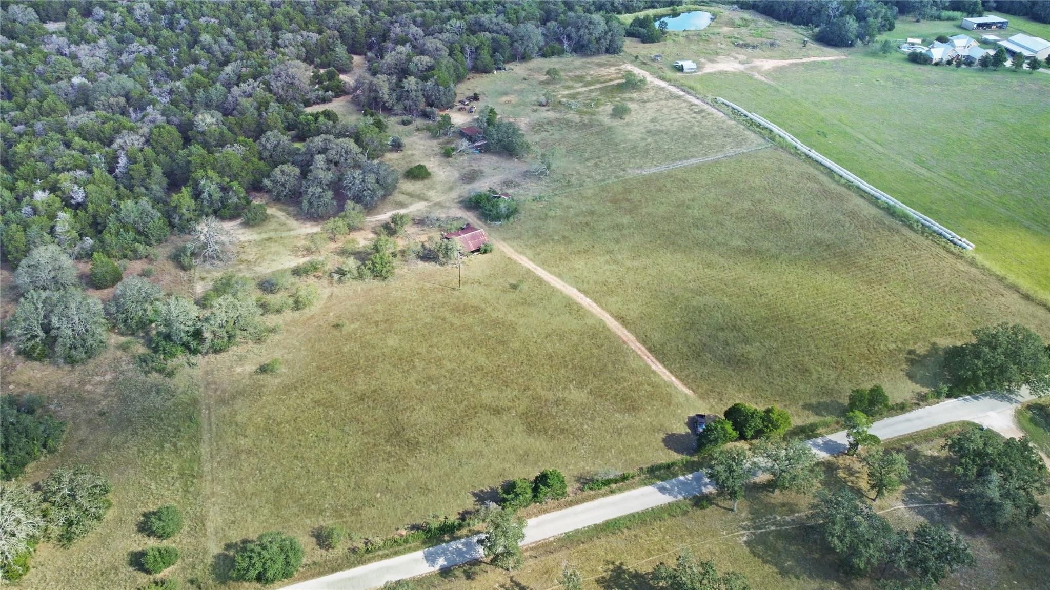 171 Flower Hill Rd, Smithville, TX 78957