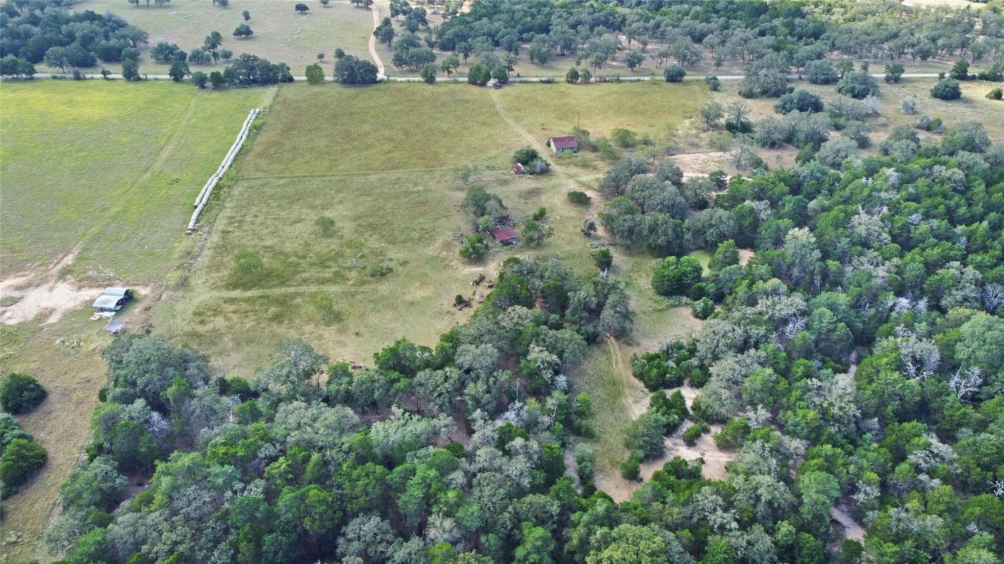 171 Flower Hill Rd, Smithville, TX 78957