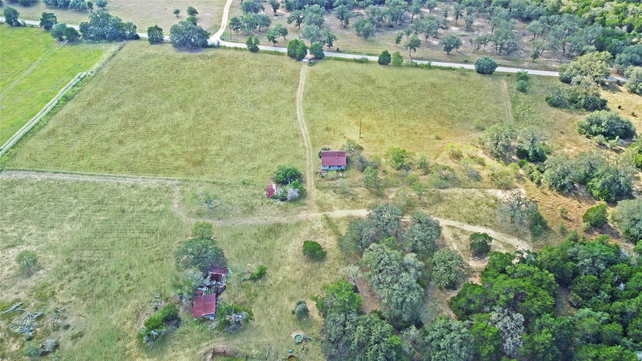 171 Flower Hill Rd, Smithville, TX 78957