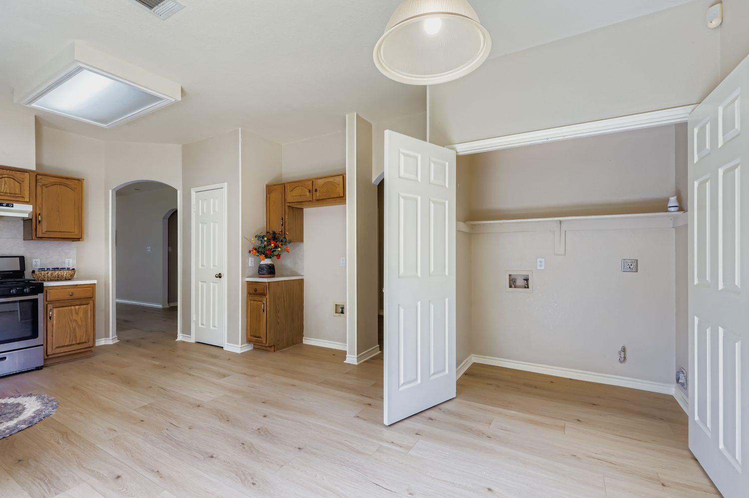 12423 Los Indios Trl, Austin, TX 78729