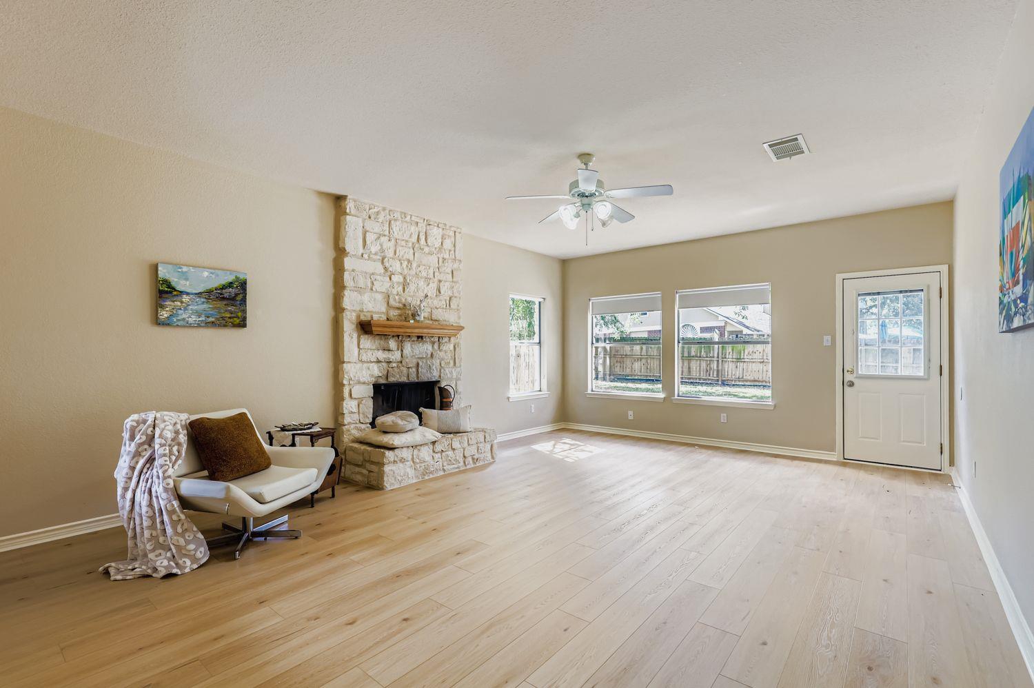 12423 Los Indios Trl, Austin, TX 78729