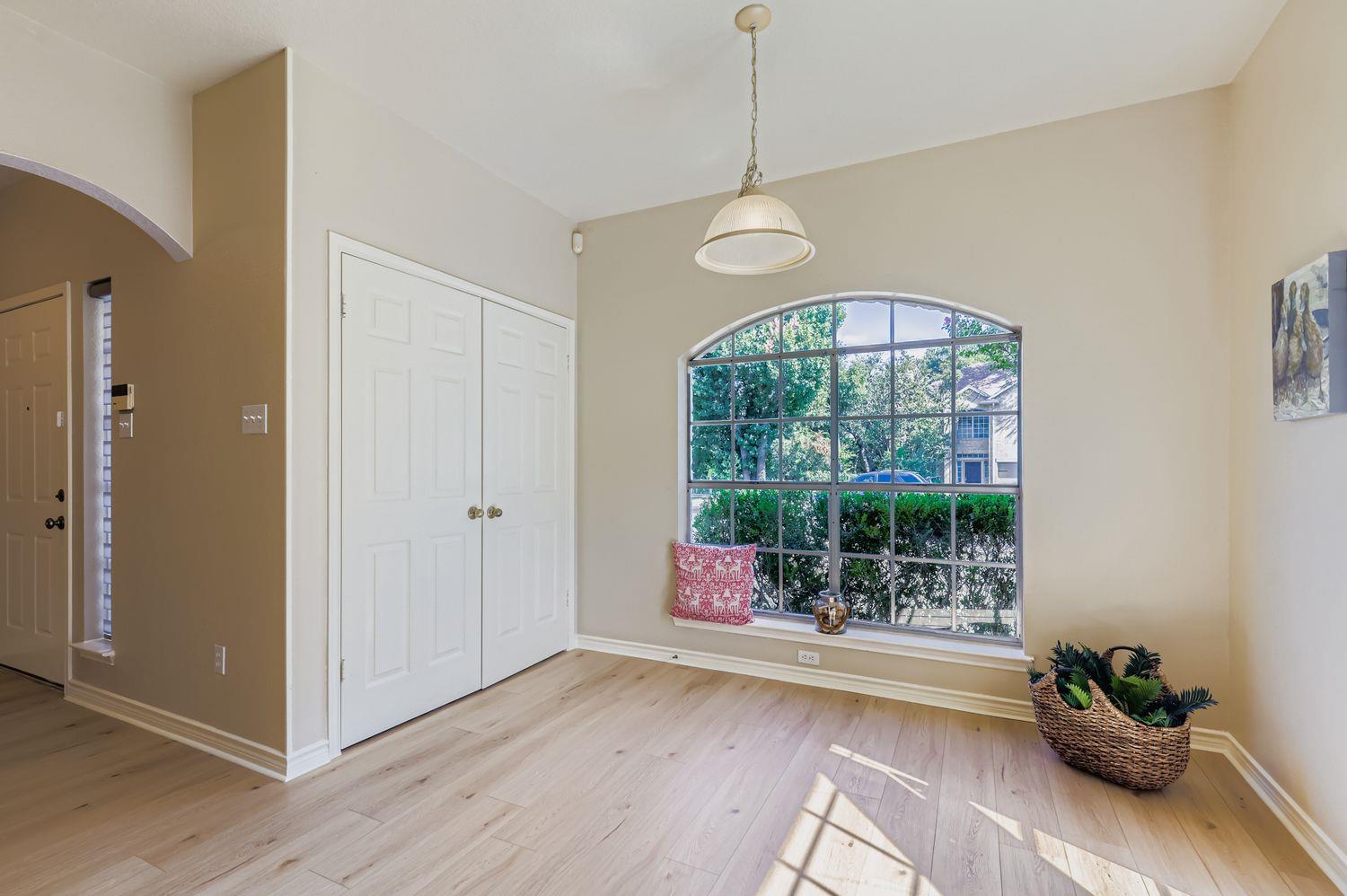 12423 Los Indios Trl, Austin, TX 78729