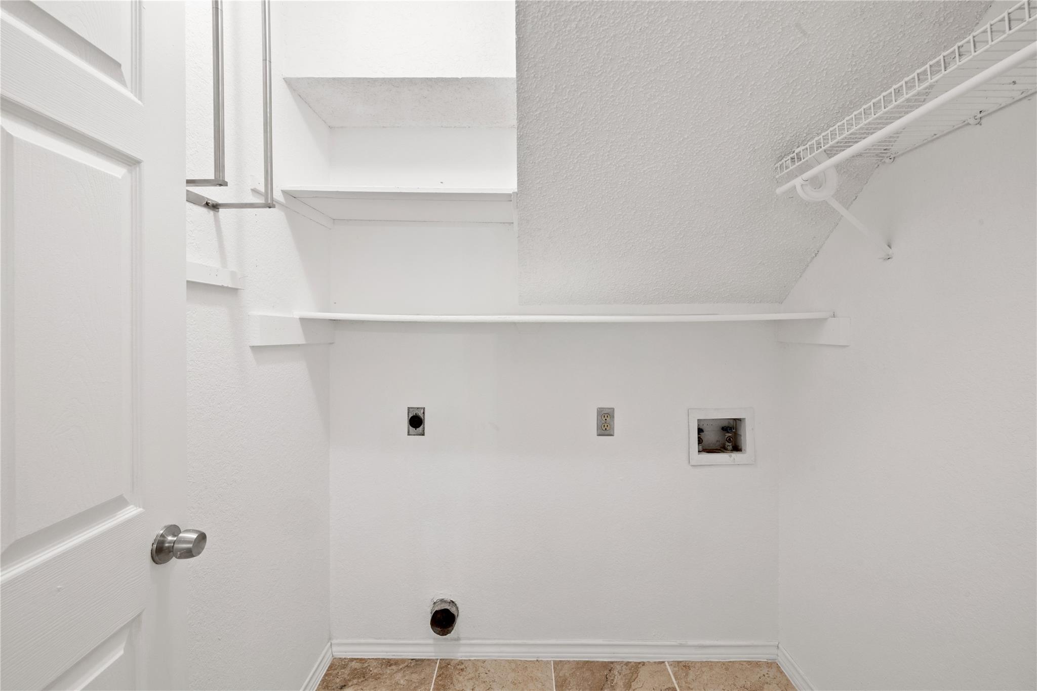 10900 Watchful Fox Dr, Austin, TX 78748