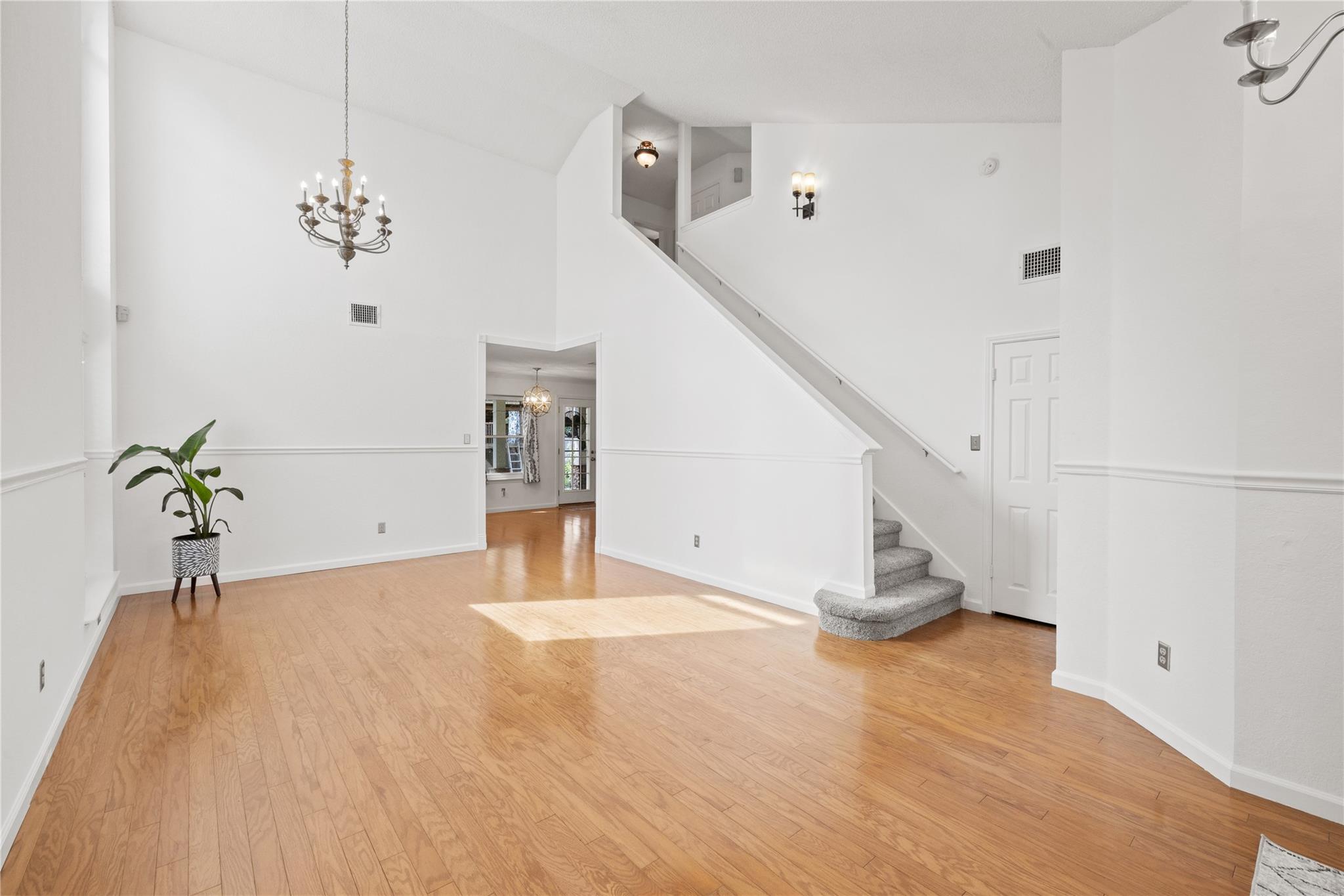 10900 Watchful Fox Dr, Austin, TX 78748