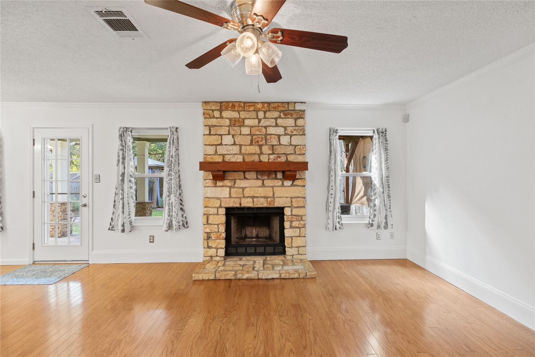 10900 Watchful Fox Dr, Austin, TX 78748