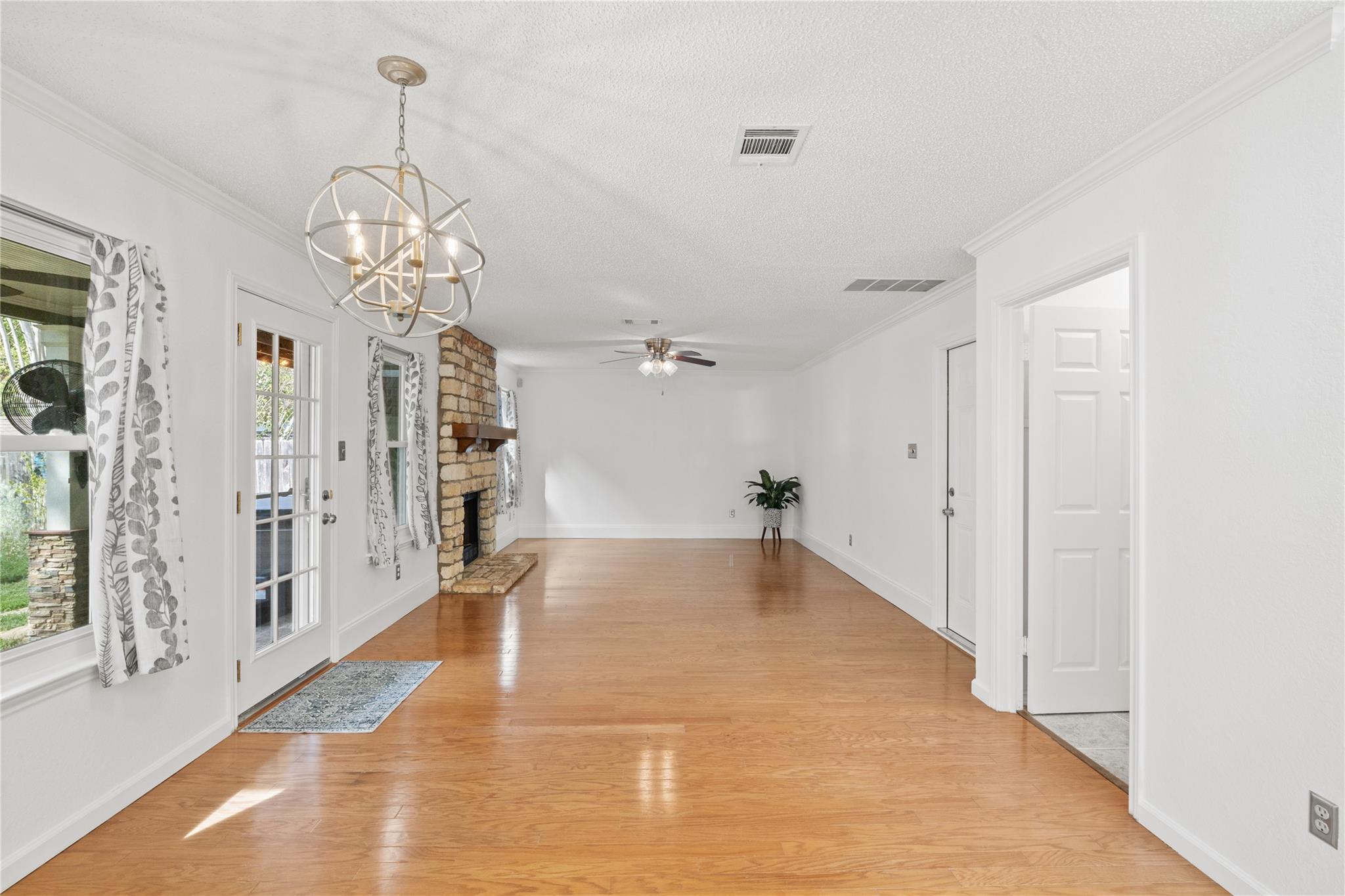 10900 Watchful Fox Dr, Austin, TX 78748