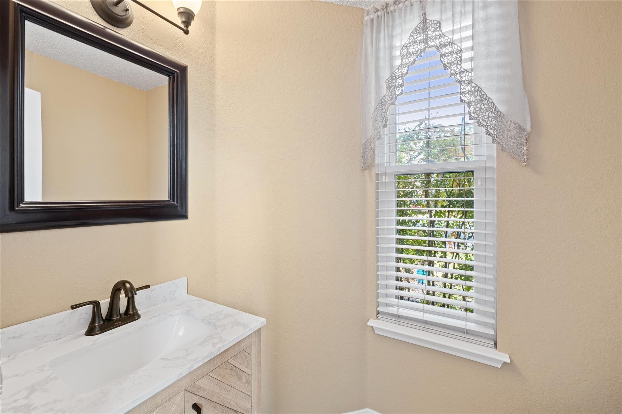 10900 Watchful Fox Dr, Austin, TX 78748