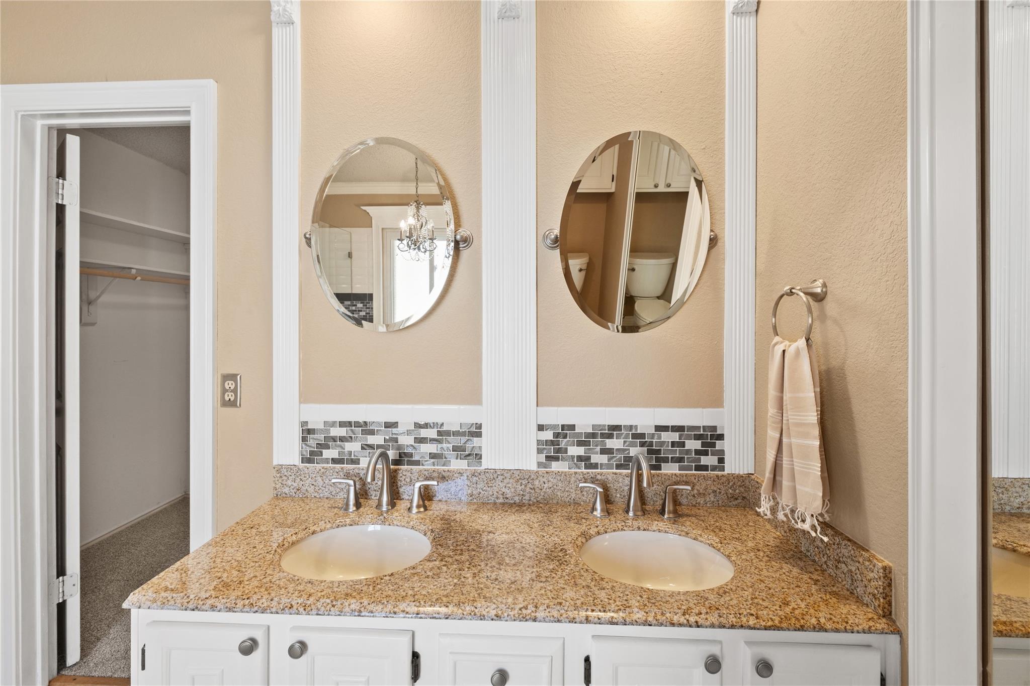 10900 Watchful Fox Dr, Austin, TX 78748