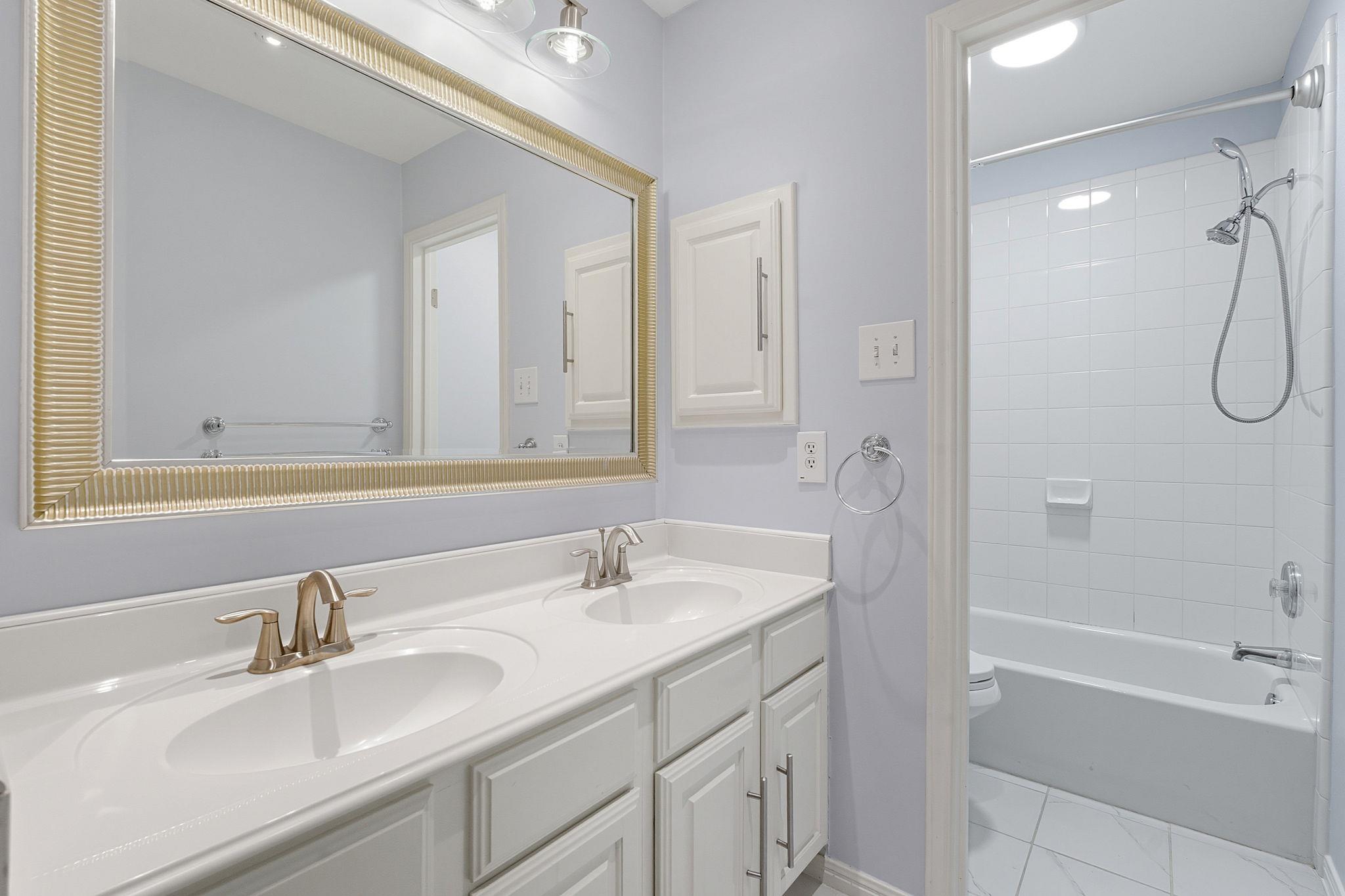 10033 Scull Creek Dr, Austin, TX 78730