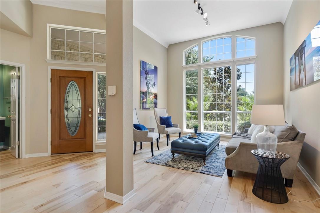 10033 Scull Creek Dr, Austin, TX 78730