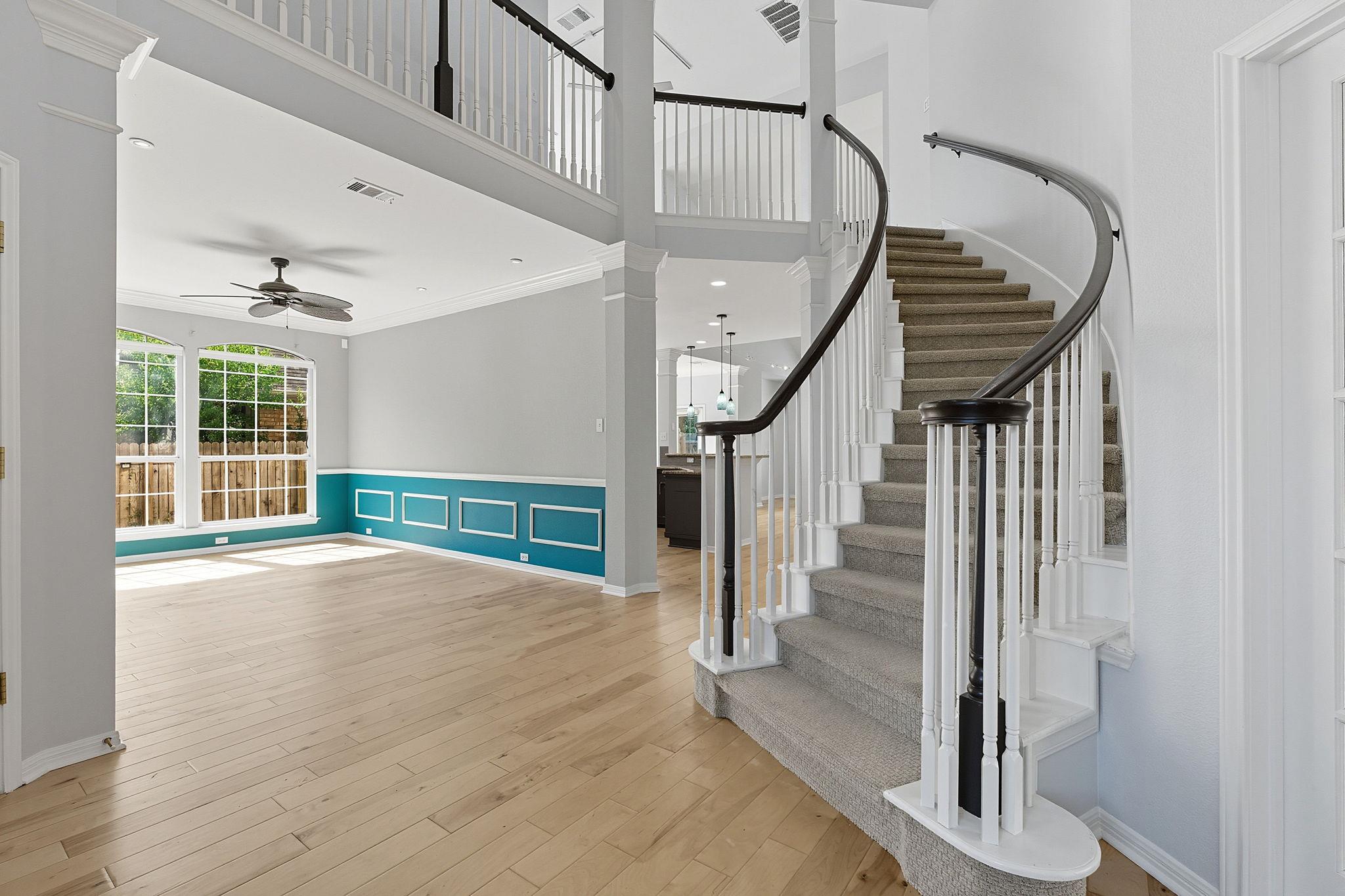 10033 Scull Creek Dr, Austin, TX 78730