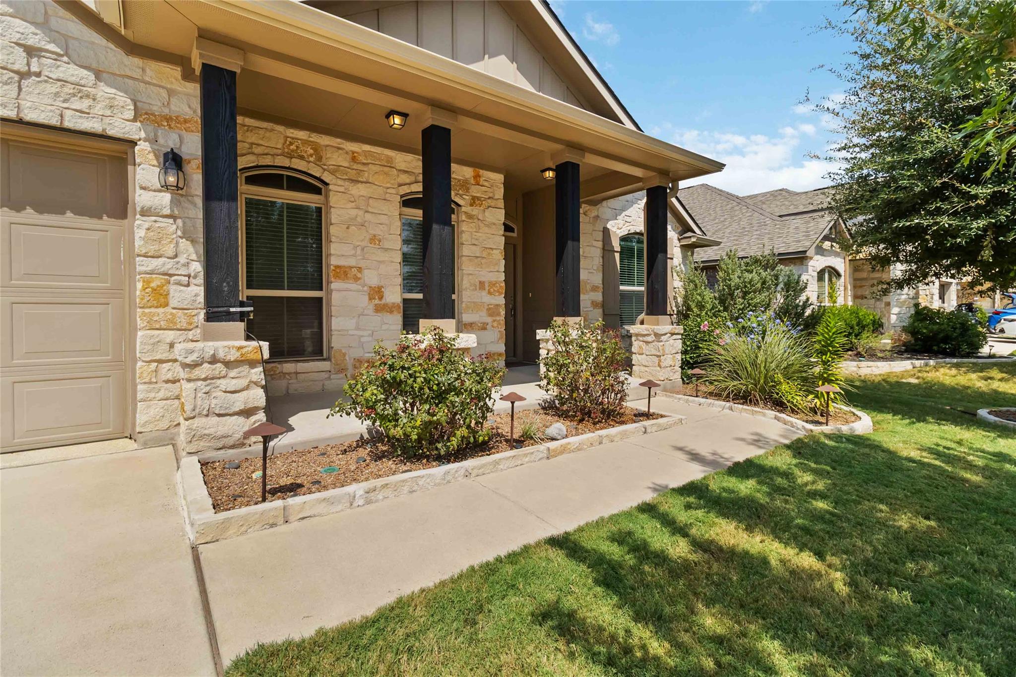 513 Buttermilk Ln, Leander, TX 78641