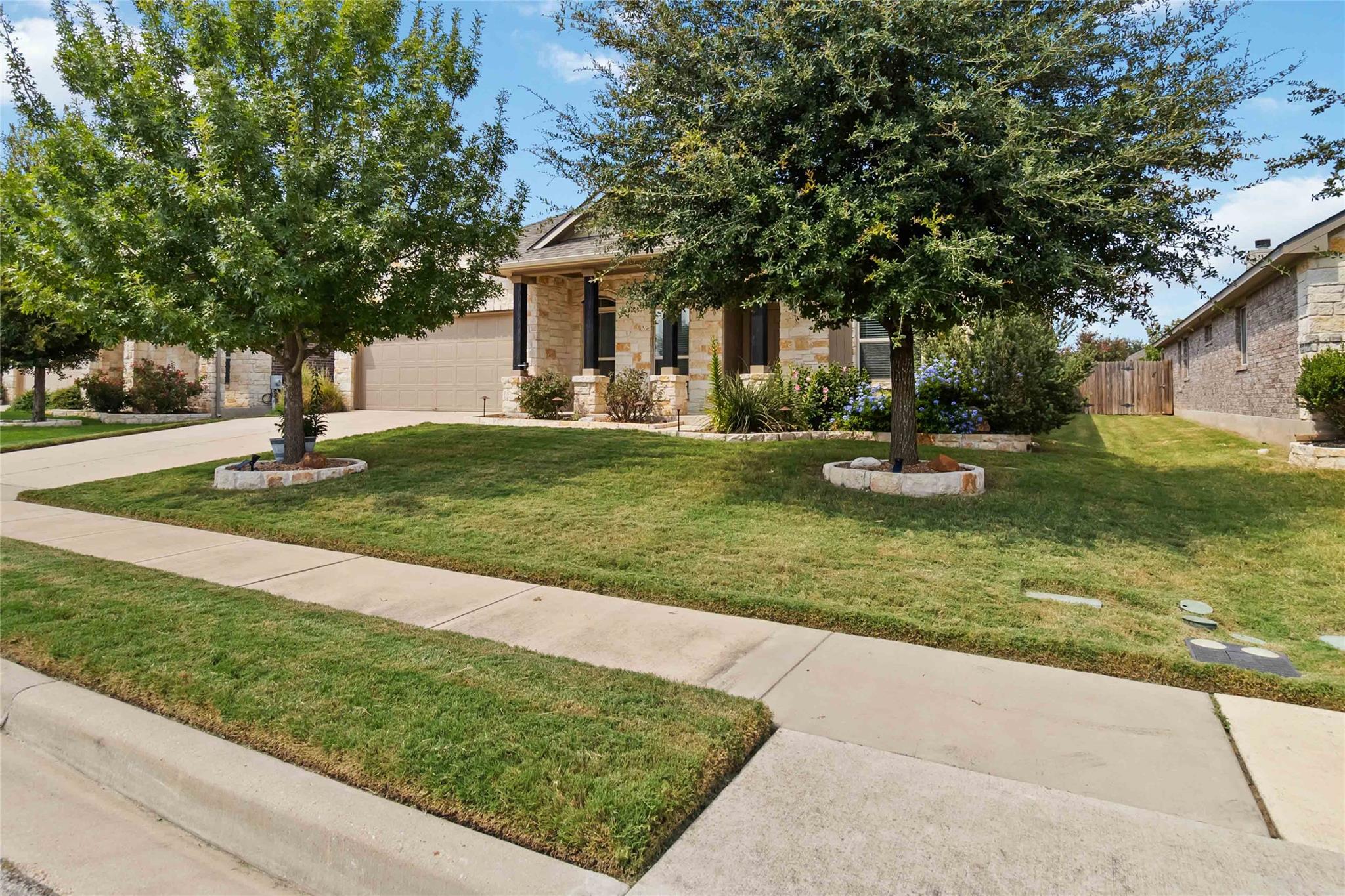 513 Buttermilk Ln, Leander, TX 78641