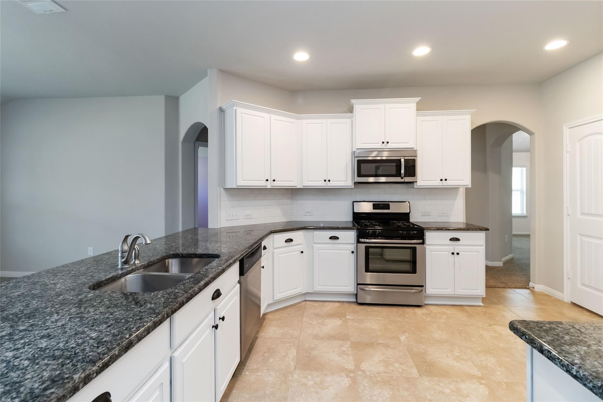 513 Buttermilk Ln, Leander, TX 78641