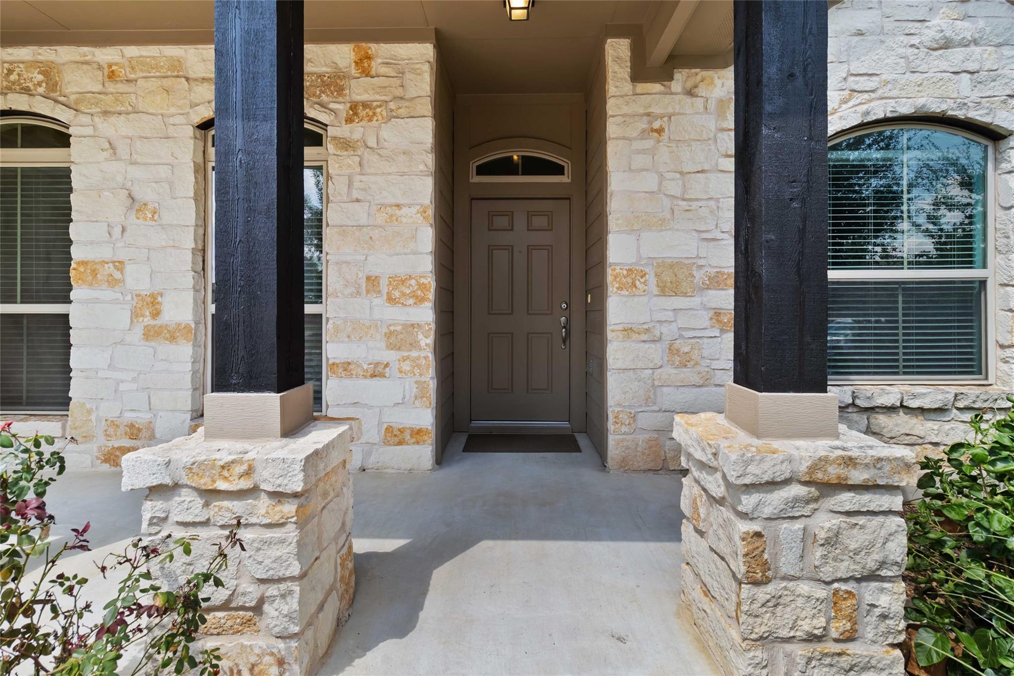 513 Buttermilk Ln, Leander, TX 78641