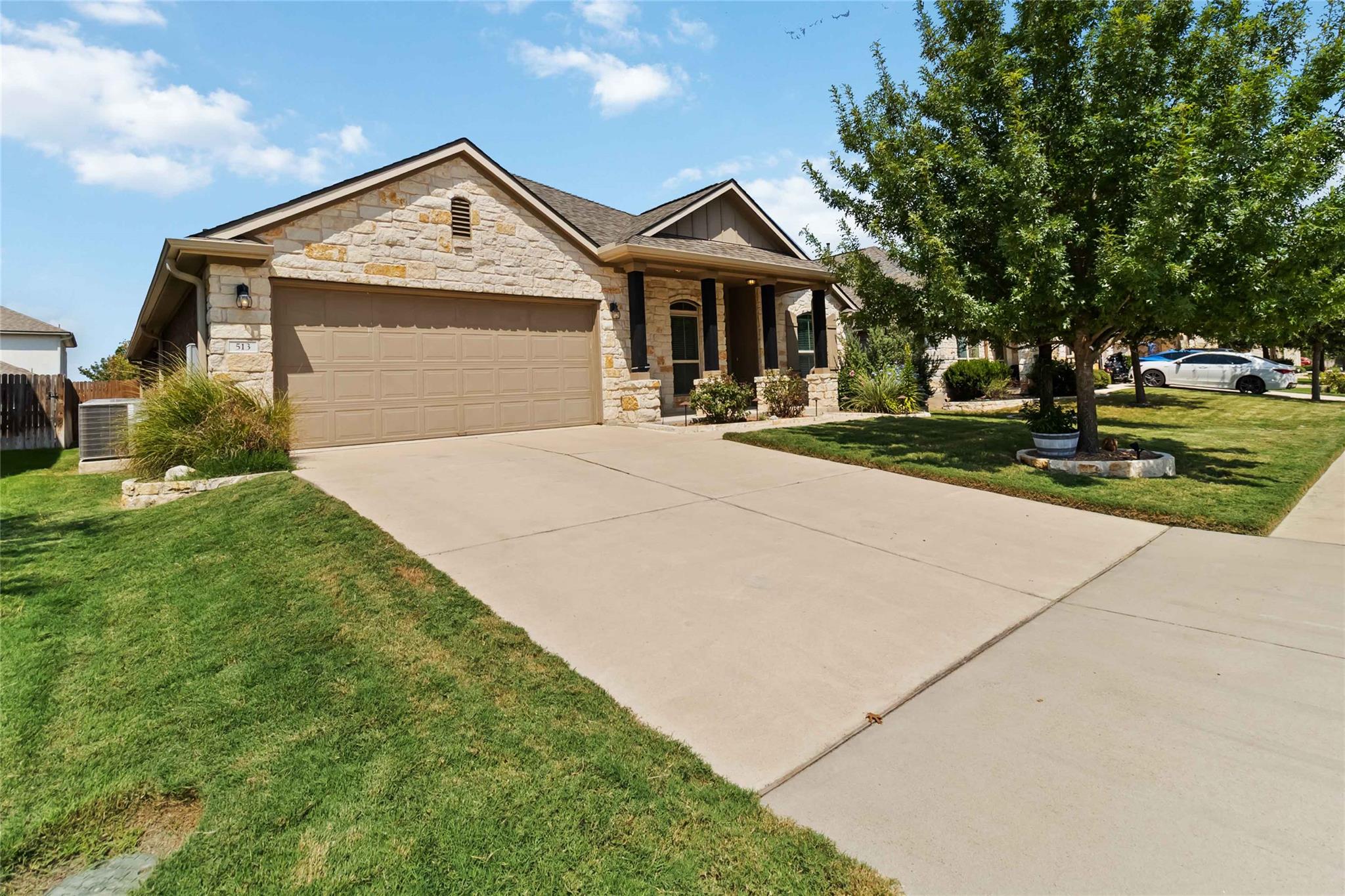513 Buttermilk Ln, Leander, TX 78641