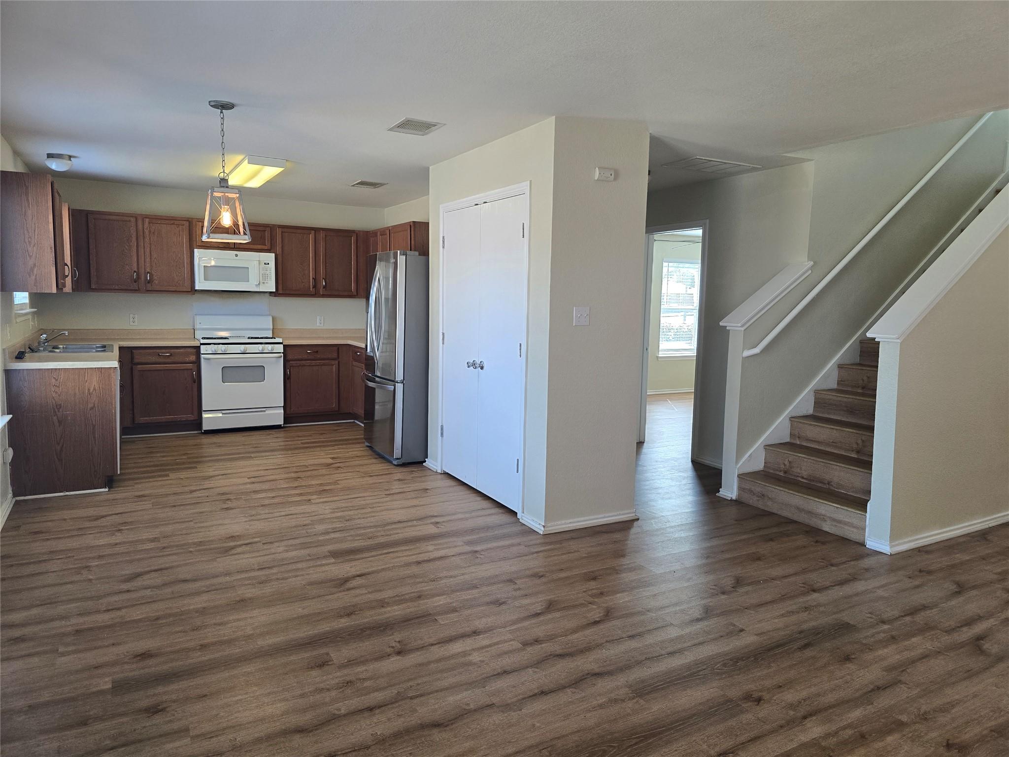 333 Outfitter Dr, Bastrop, TX 78602