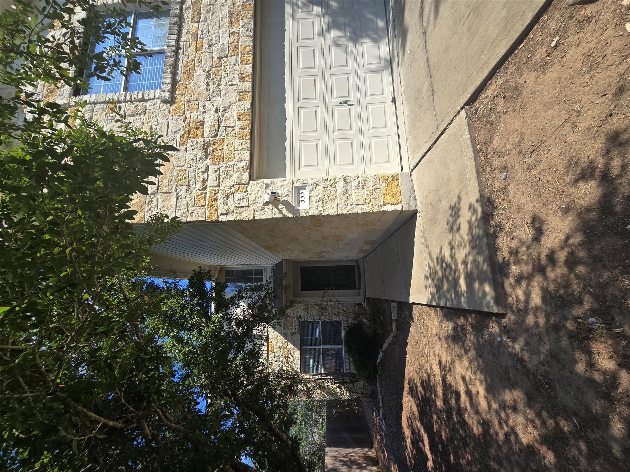 333 Outfitter Dr, Bastrop, TX 78602