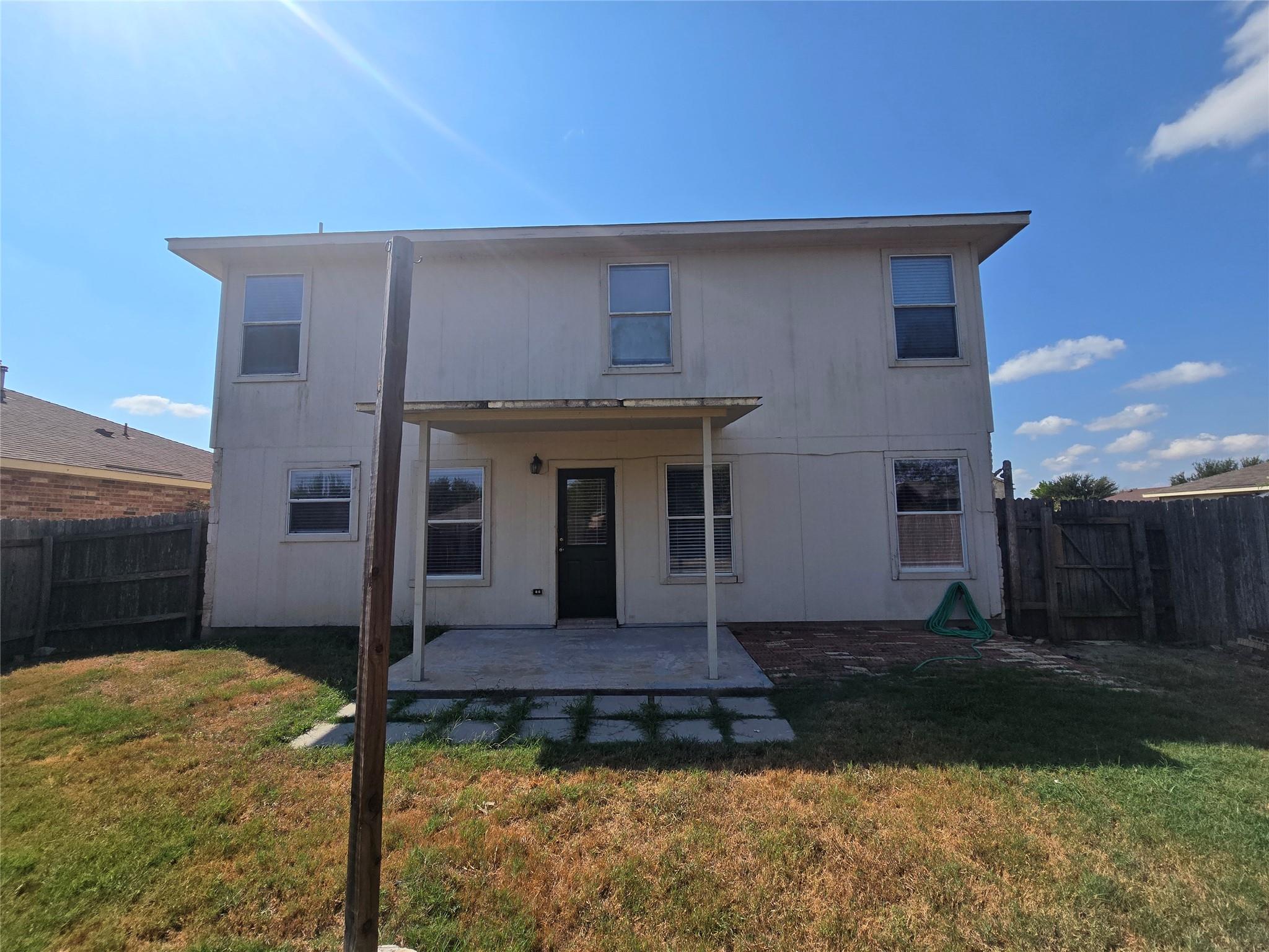 333 Outfitter Dr, Bastrop, TX 78602