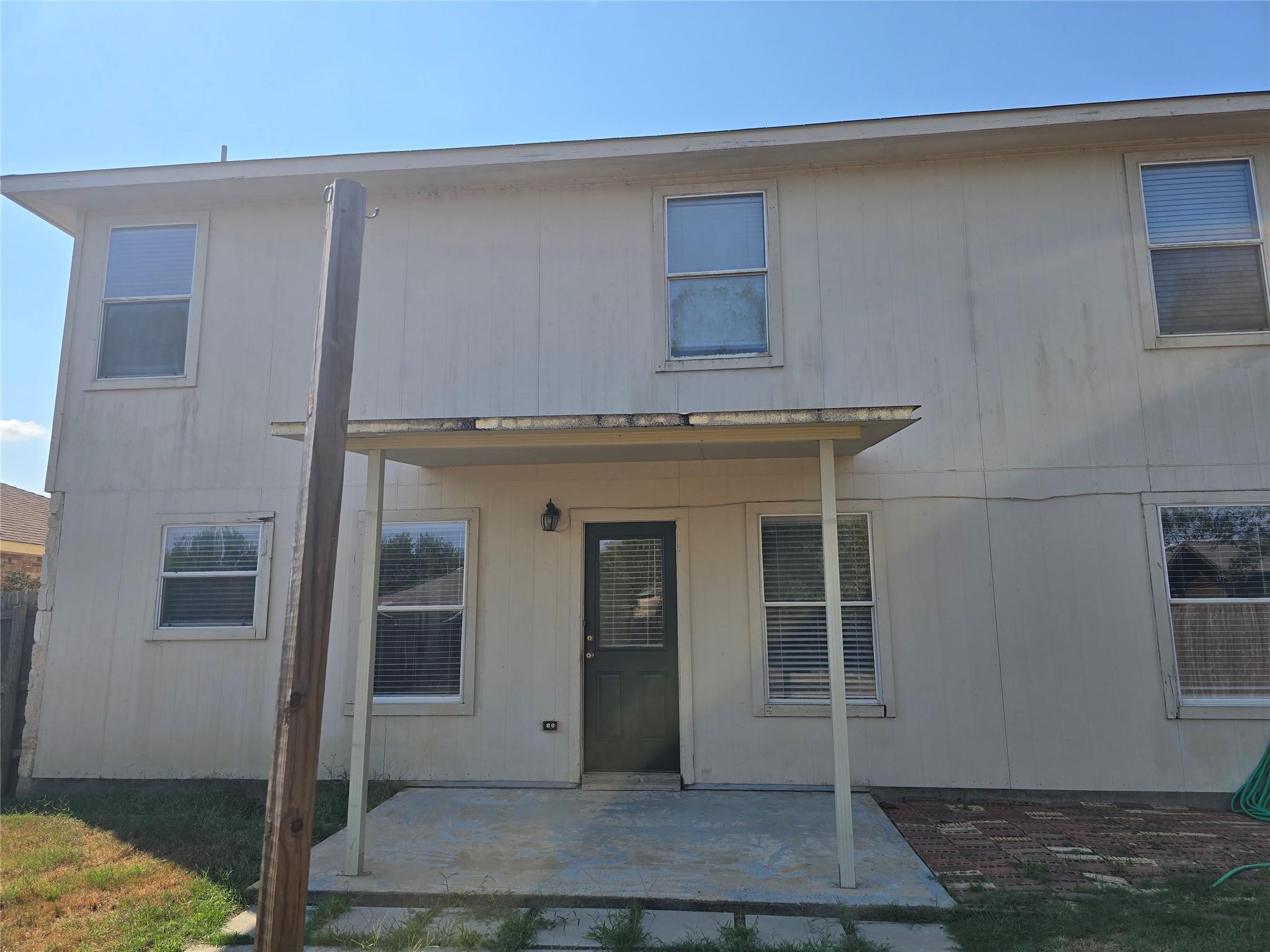 333 Outfitter Dr, Bastrop, TX 78602