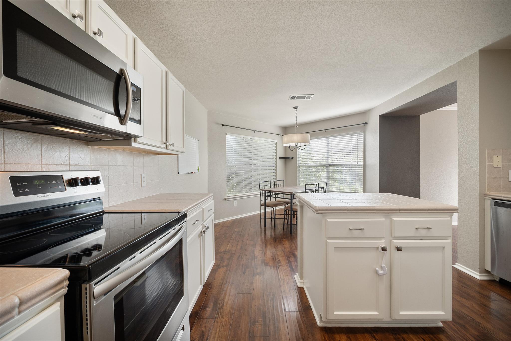 308 Sunny Brook Dr, Leander, TX 78641