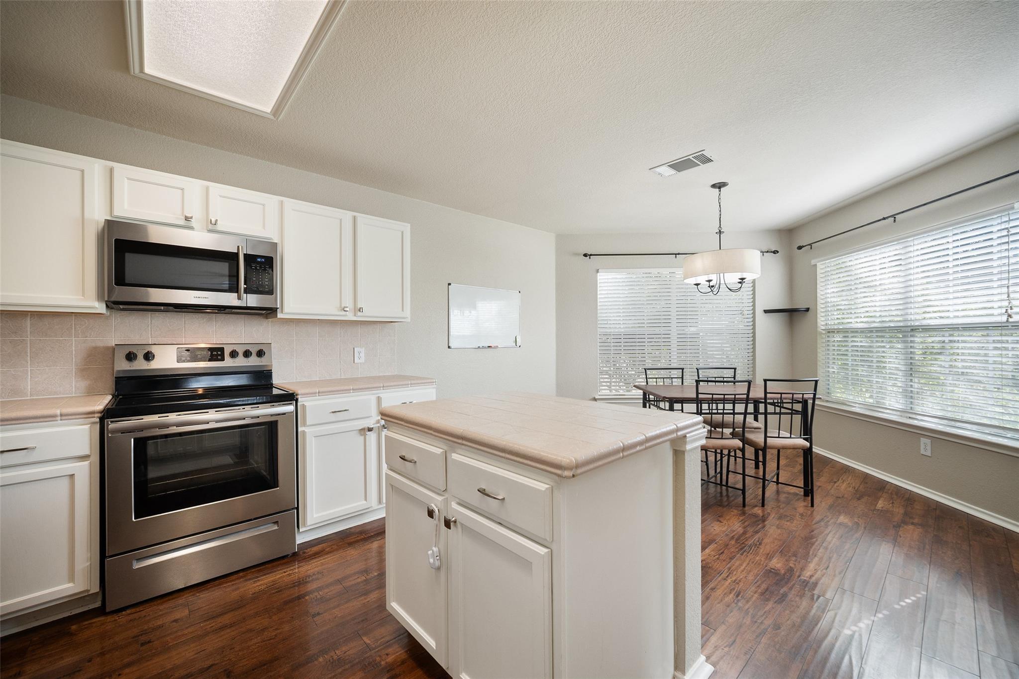 308 Sunny Brook Dr, Leander, TX 78641