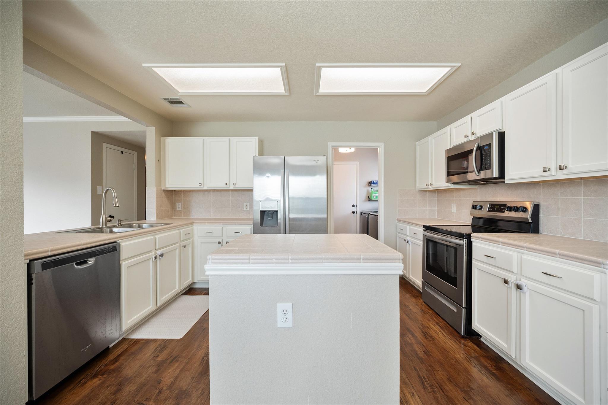 308 Sunny Brook Dr, Leander, TX 78641