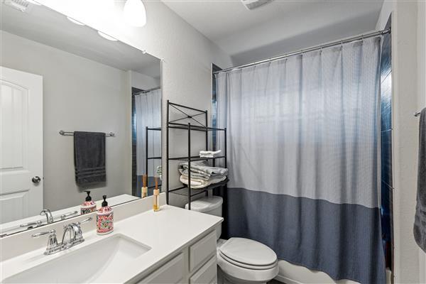 924 Canvasback Creek Dr, Leander, TX 78641