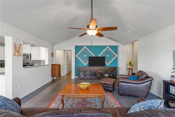 924 Canvasback Creek Dr, Leander, TX 78641