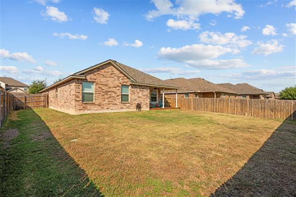 924 Canvasback Creek Dr, Leander, TX 78641