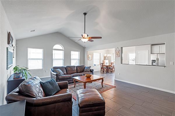 924 Canvasback Creek Dr, Leander, TX 78641