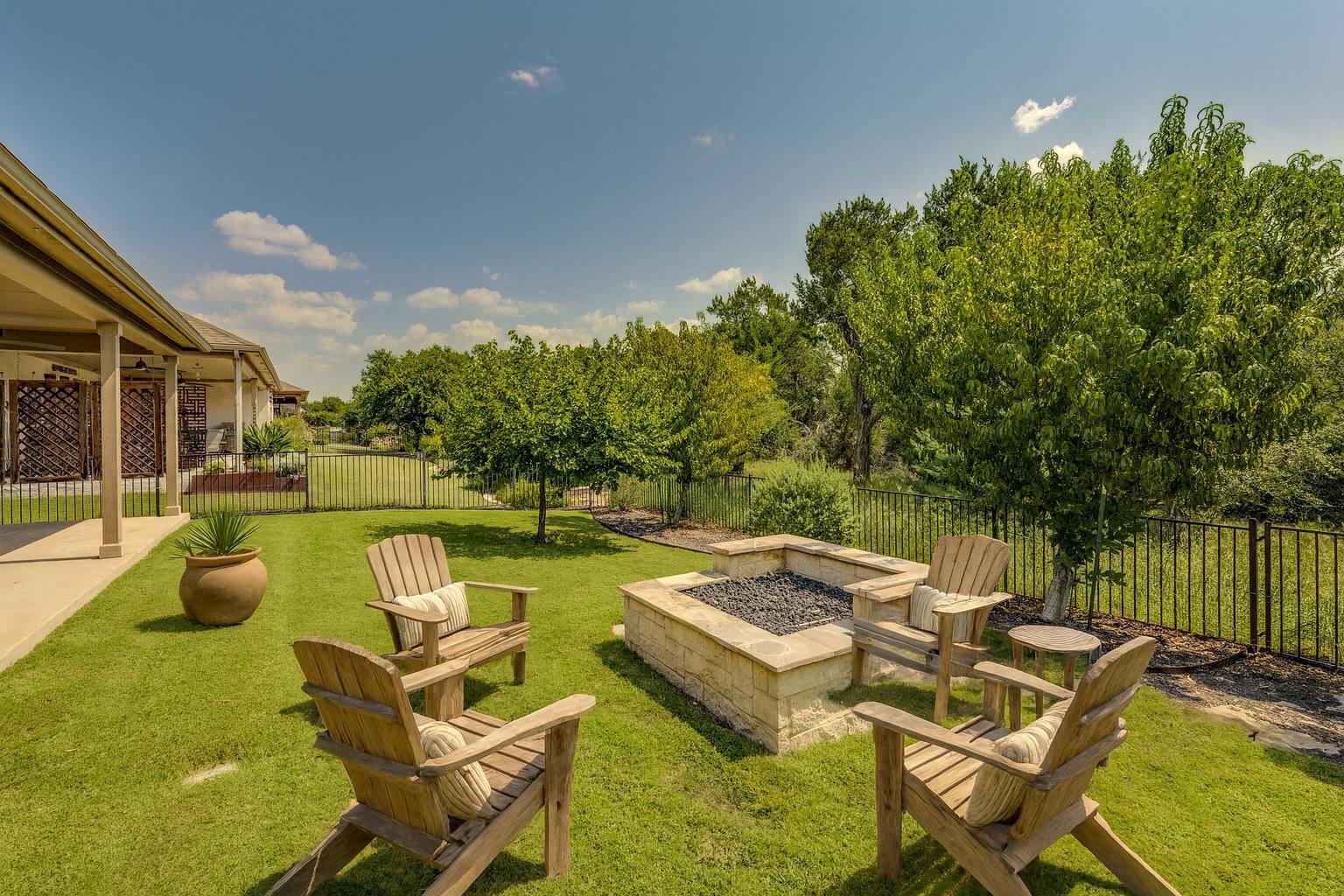 705 Holiday Creek Ln, Georgetown, TX 78633