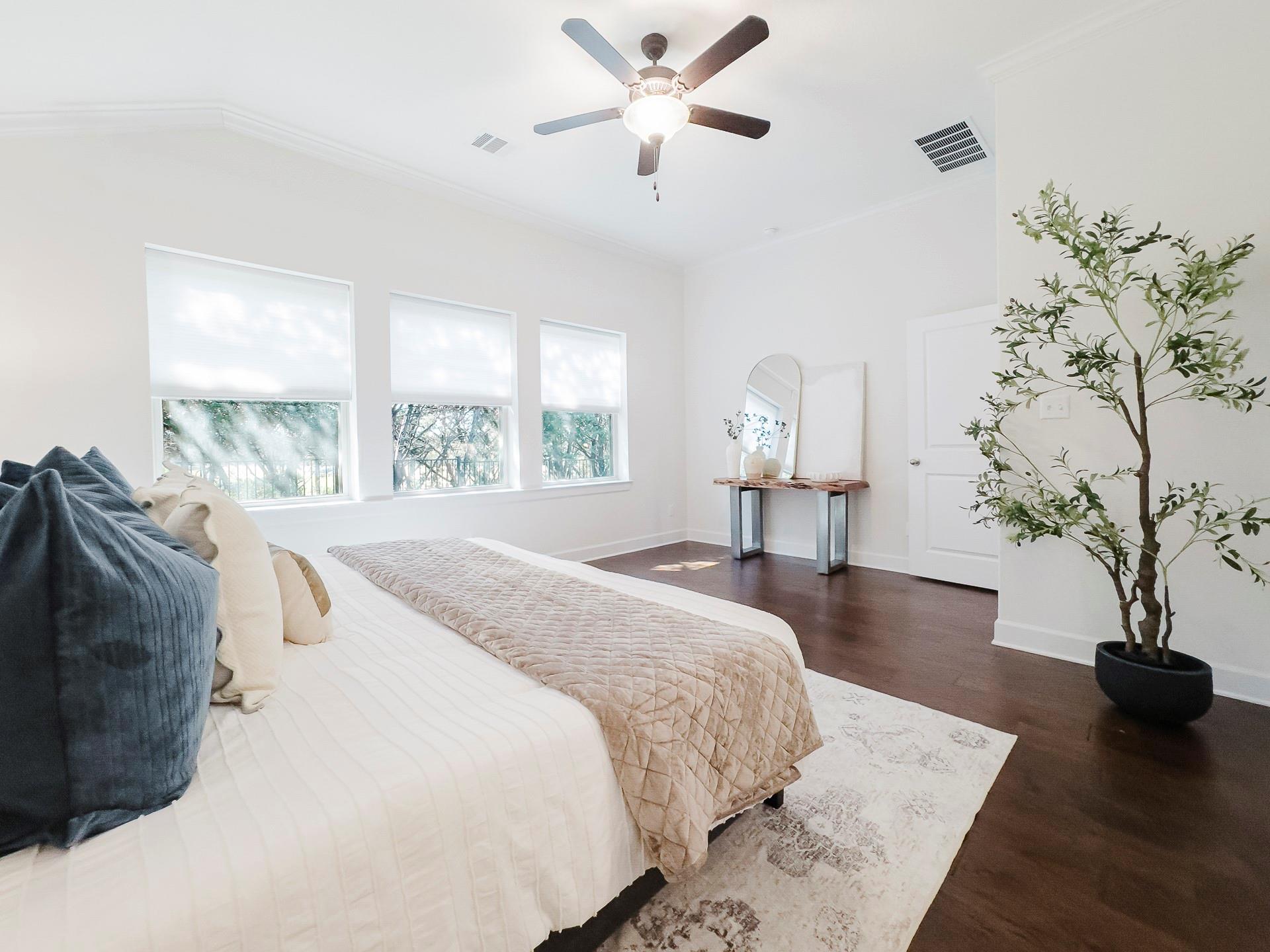 349 Arapaho Dr, Kyle, TX 78640