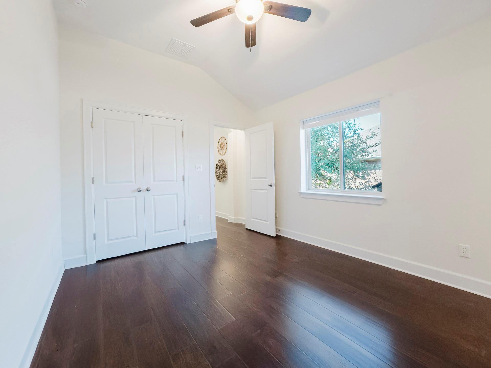 349 Arapaho Dr, Kyle, TX 78640