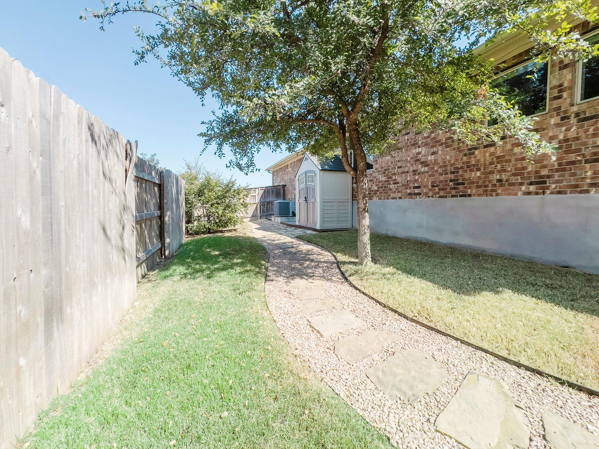 349 Arapaho Dr, Kyle, TX 78640