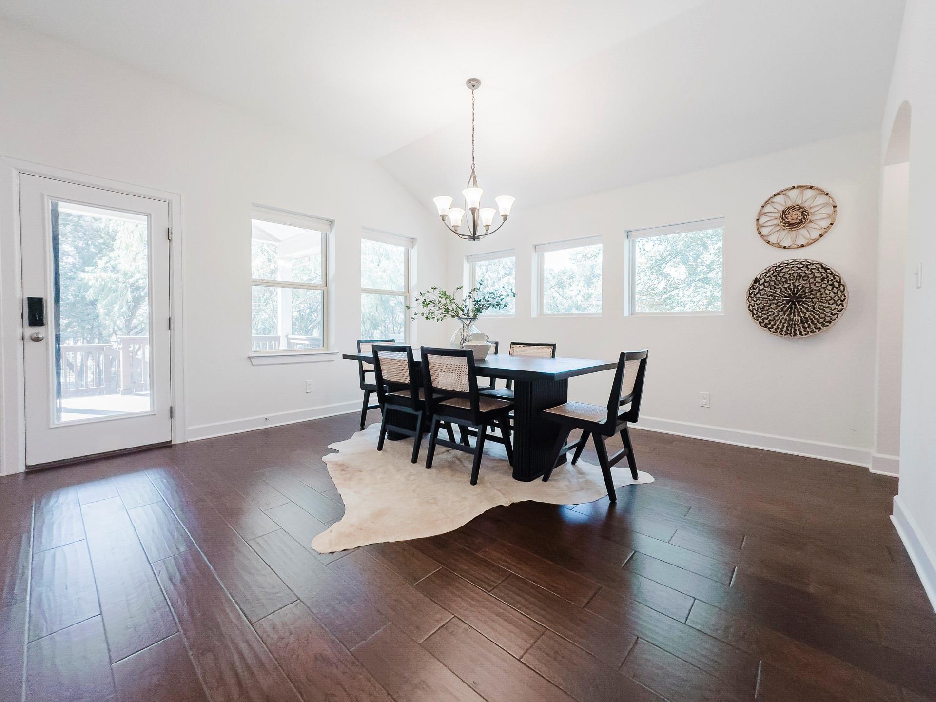 349 Arapaho Dr, Kyle, TX 78640