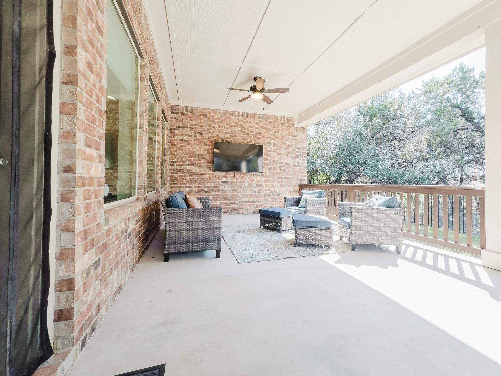 349 Arapaho Dr, Kyle, TX 78640