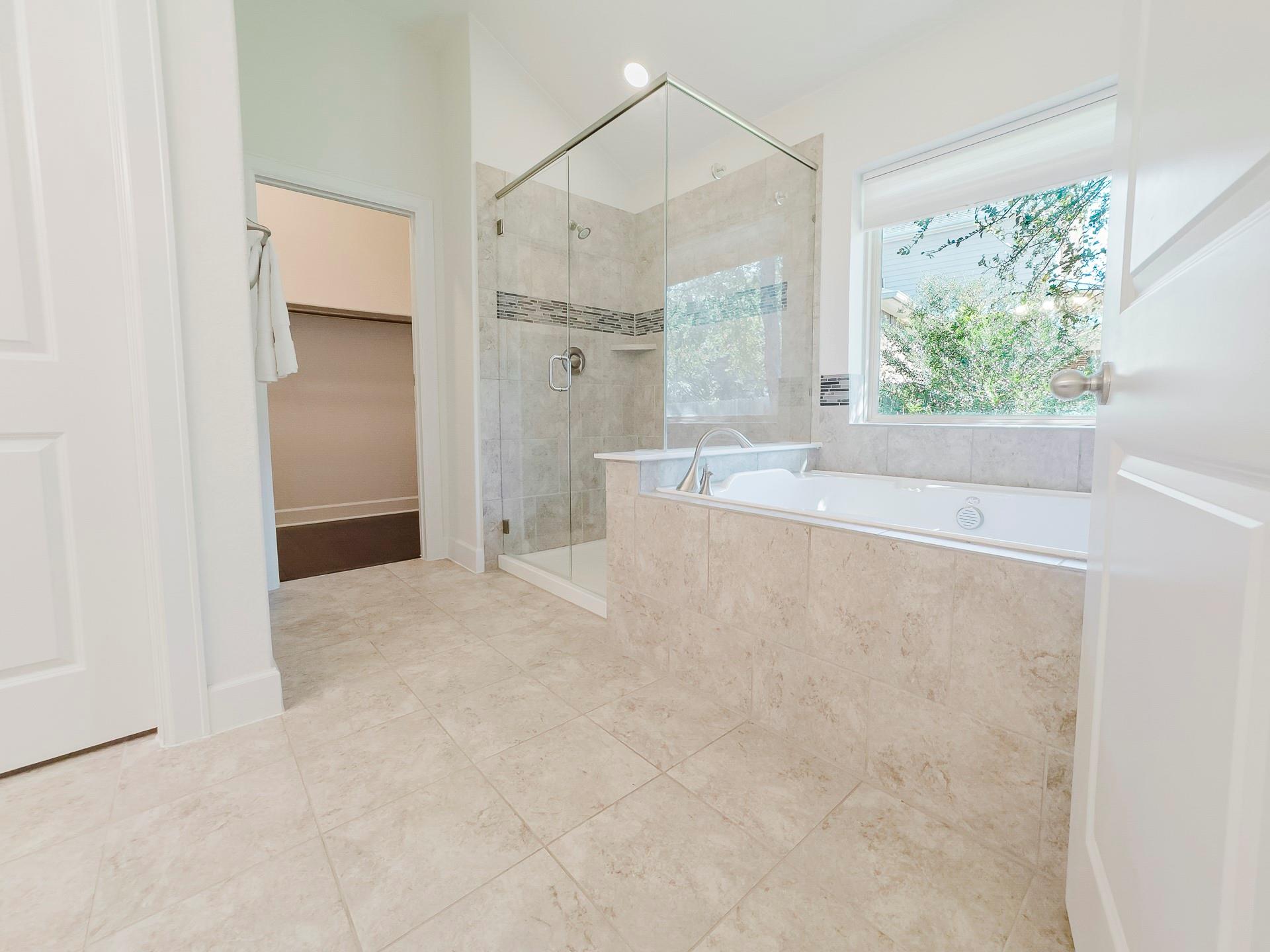 349 Arapaho Dr, Kyle, TX 78640