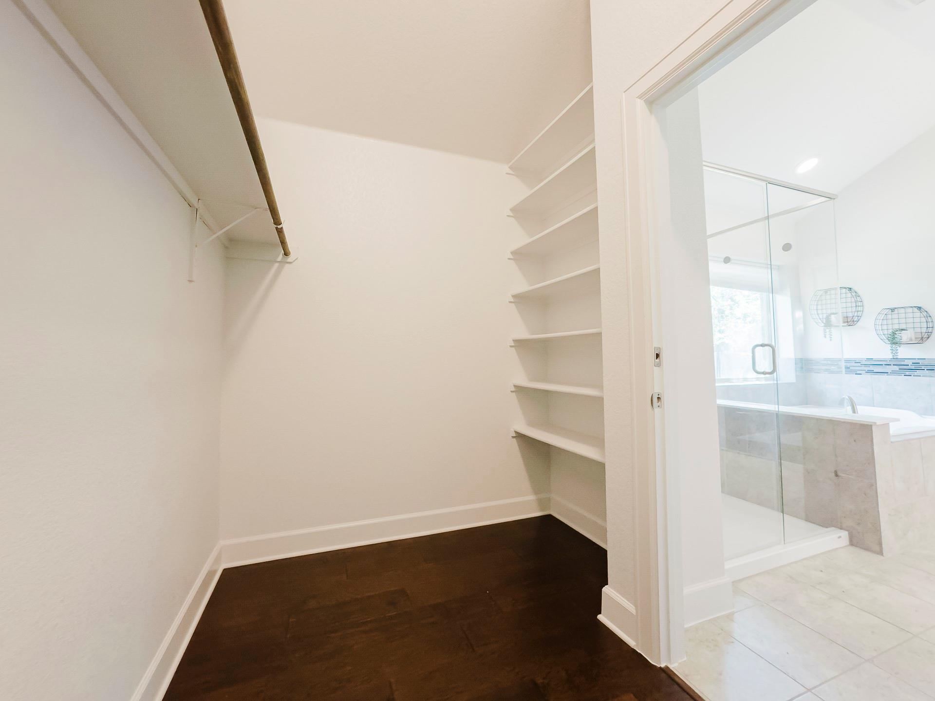 349 Arapaho Dr, Kyle, TX 78640