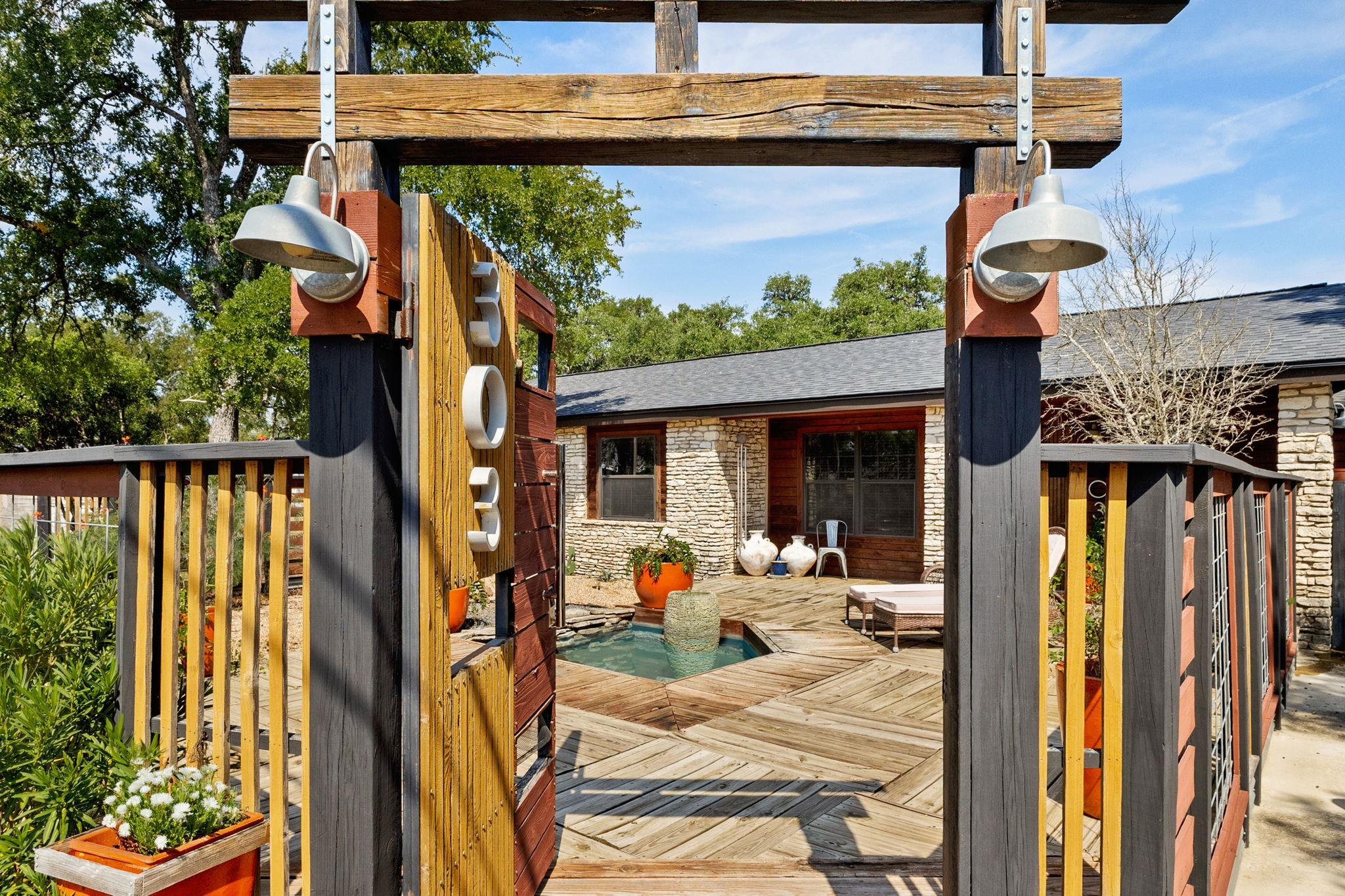 303 Lange Rd, Wimberley, TX 78676