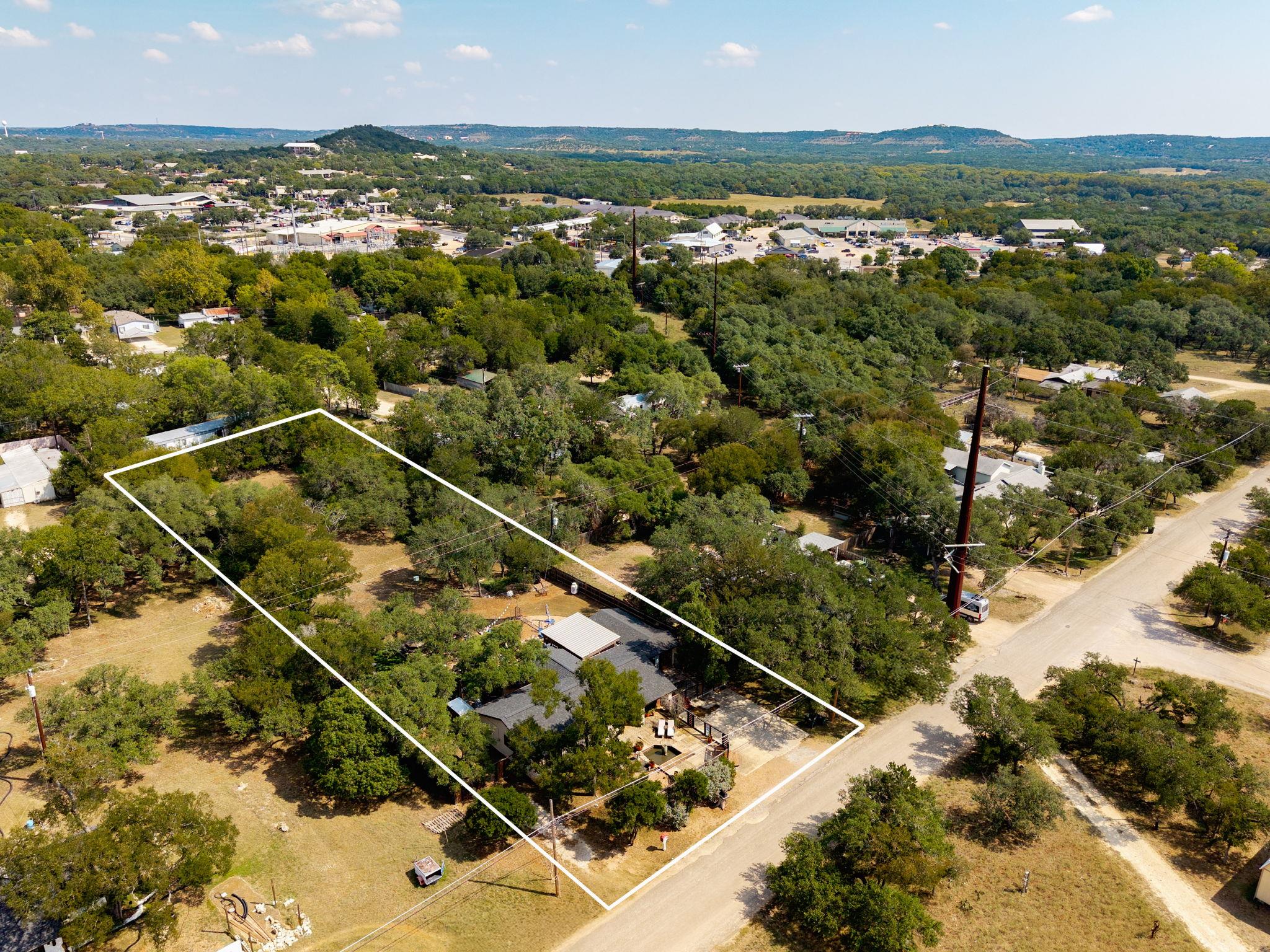 303 Lange Rd, Wimberley, TX 78676