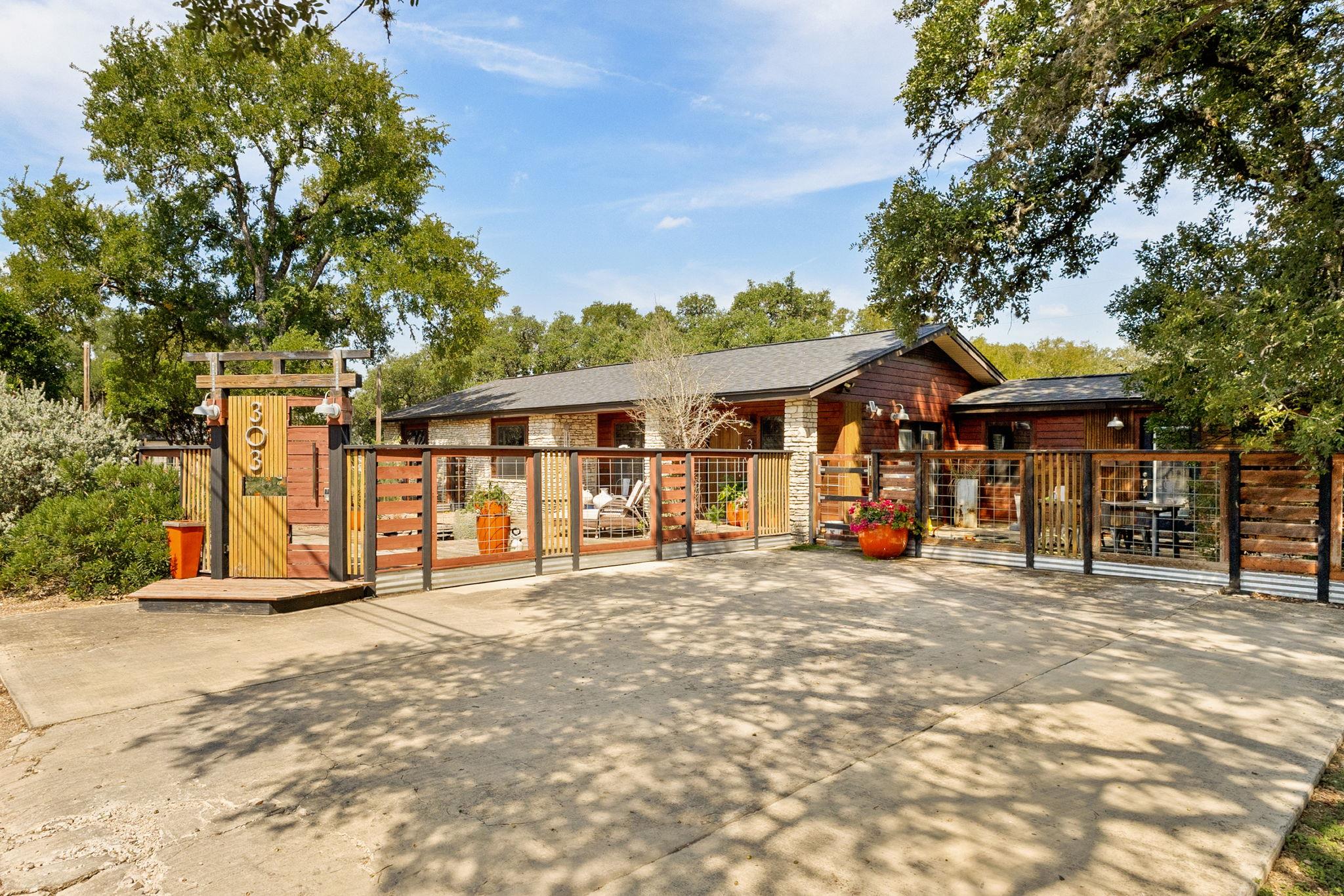 303 Lange Rd, Wimberley, TX 78676
