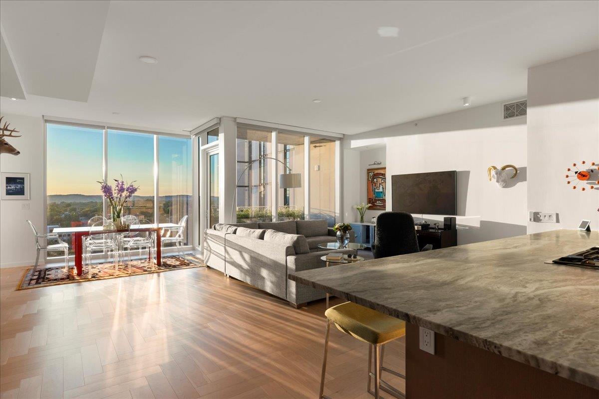 313 W 17th St # 1104, Austin, TX 78701