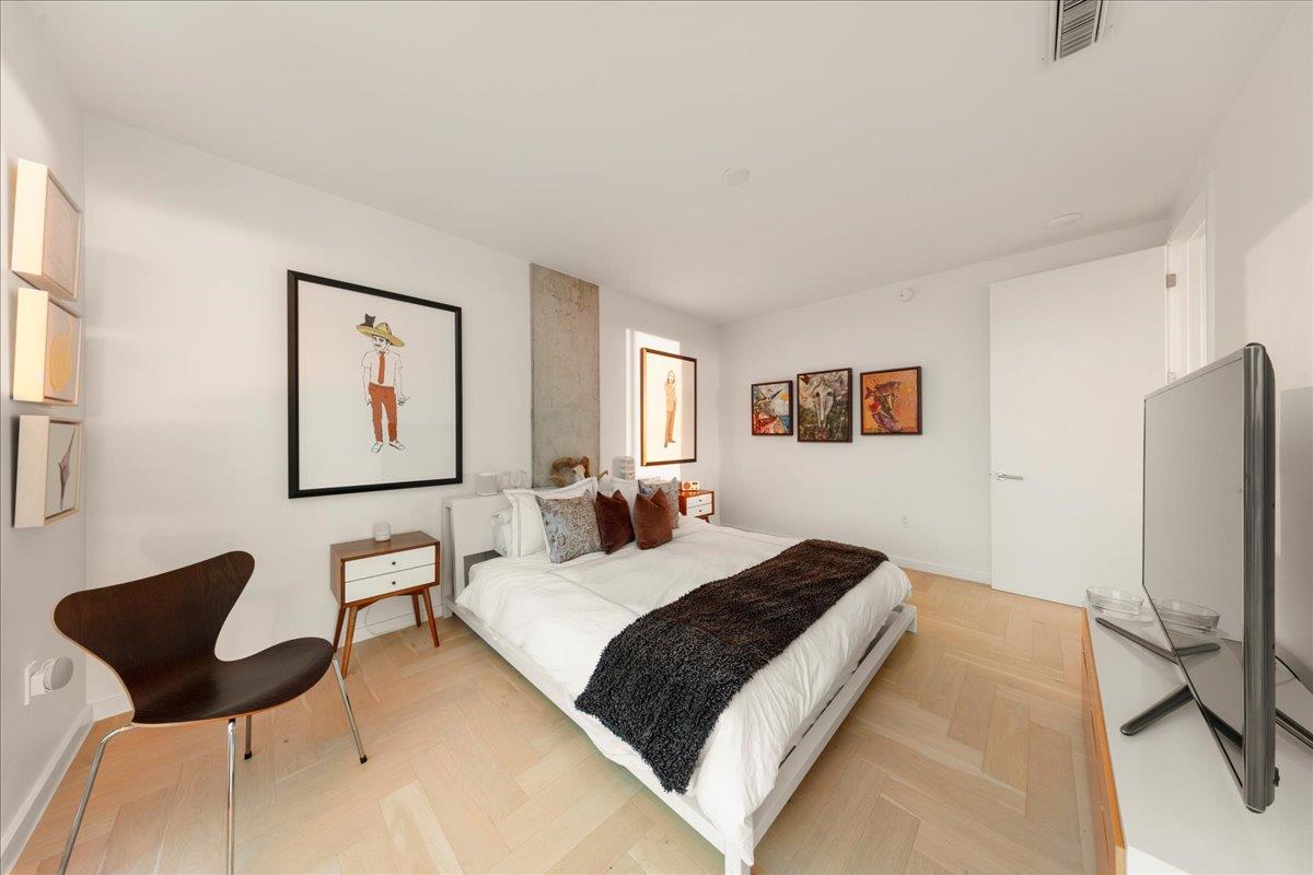 313 W 17th St # 1104, Austin, TX 78701