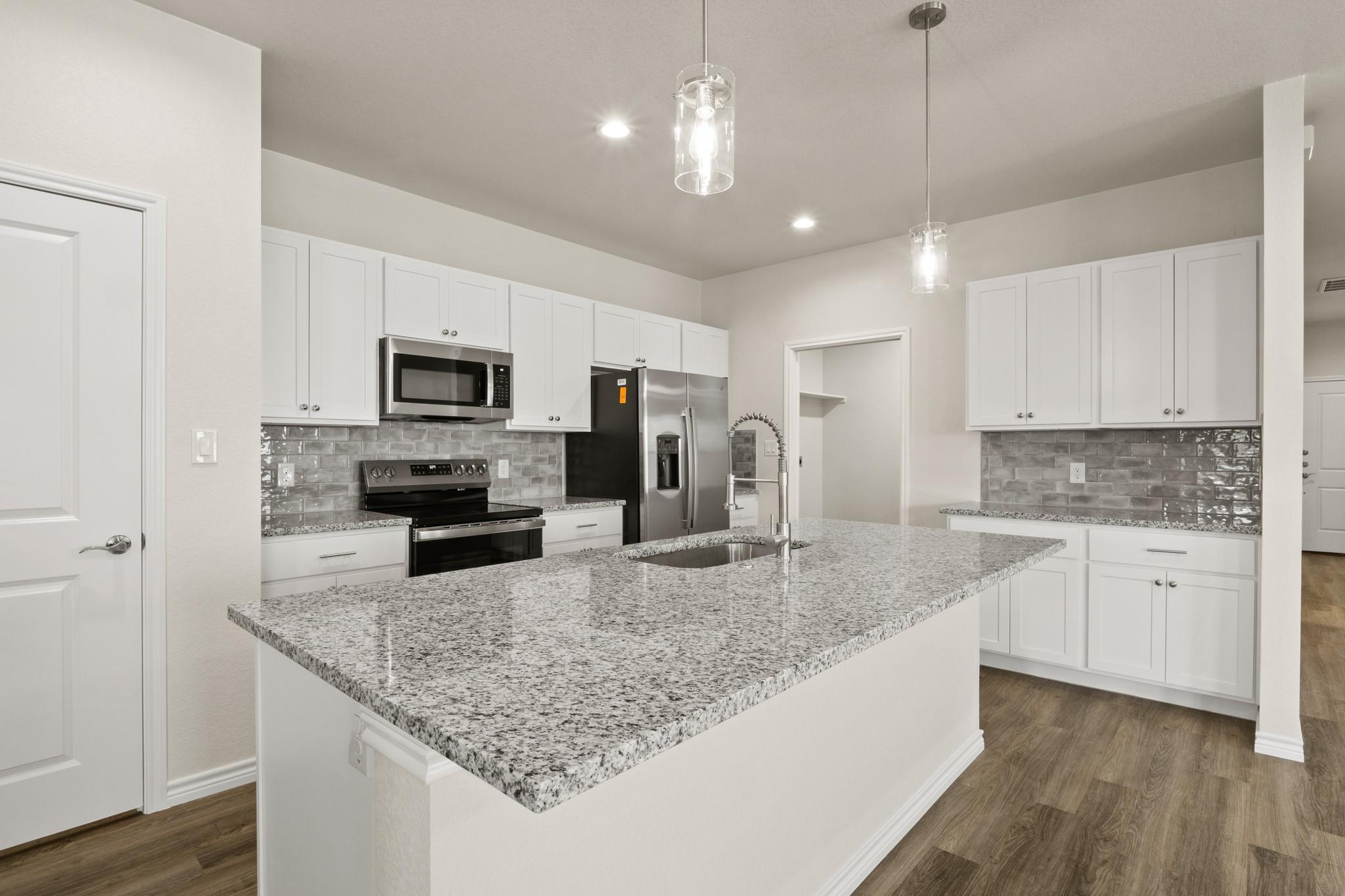 506 Whirlaway Dr # B, Jarrell, TX 76537