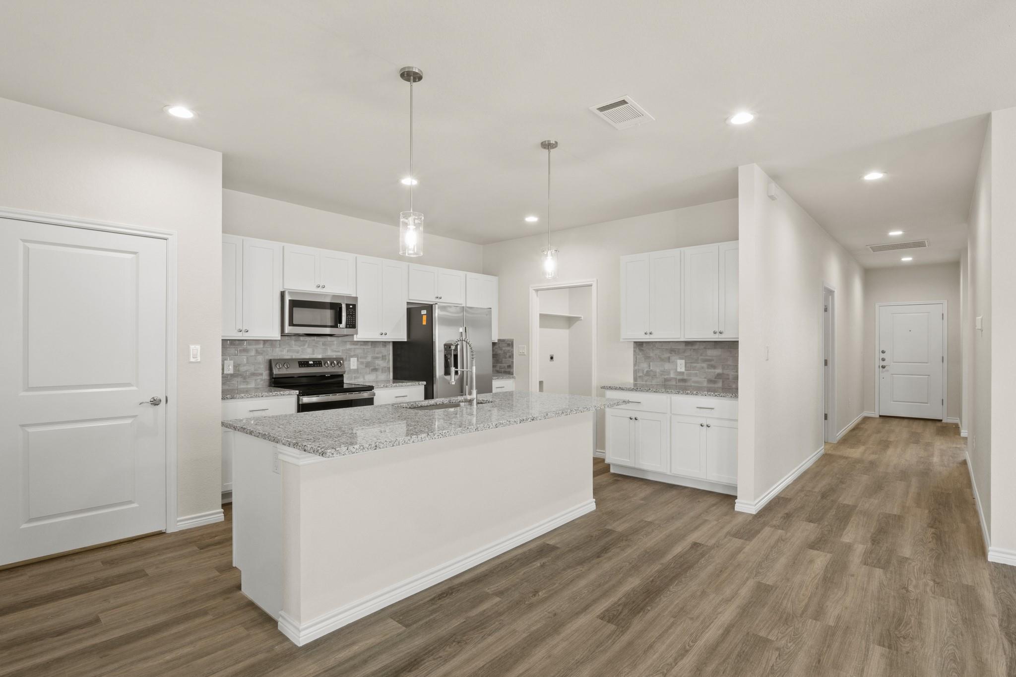 506 Whirlaway Dr # B, Jarrell, TX 76537