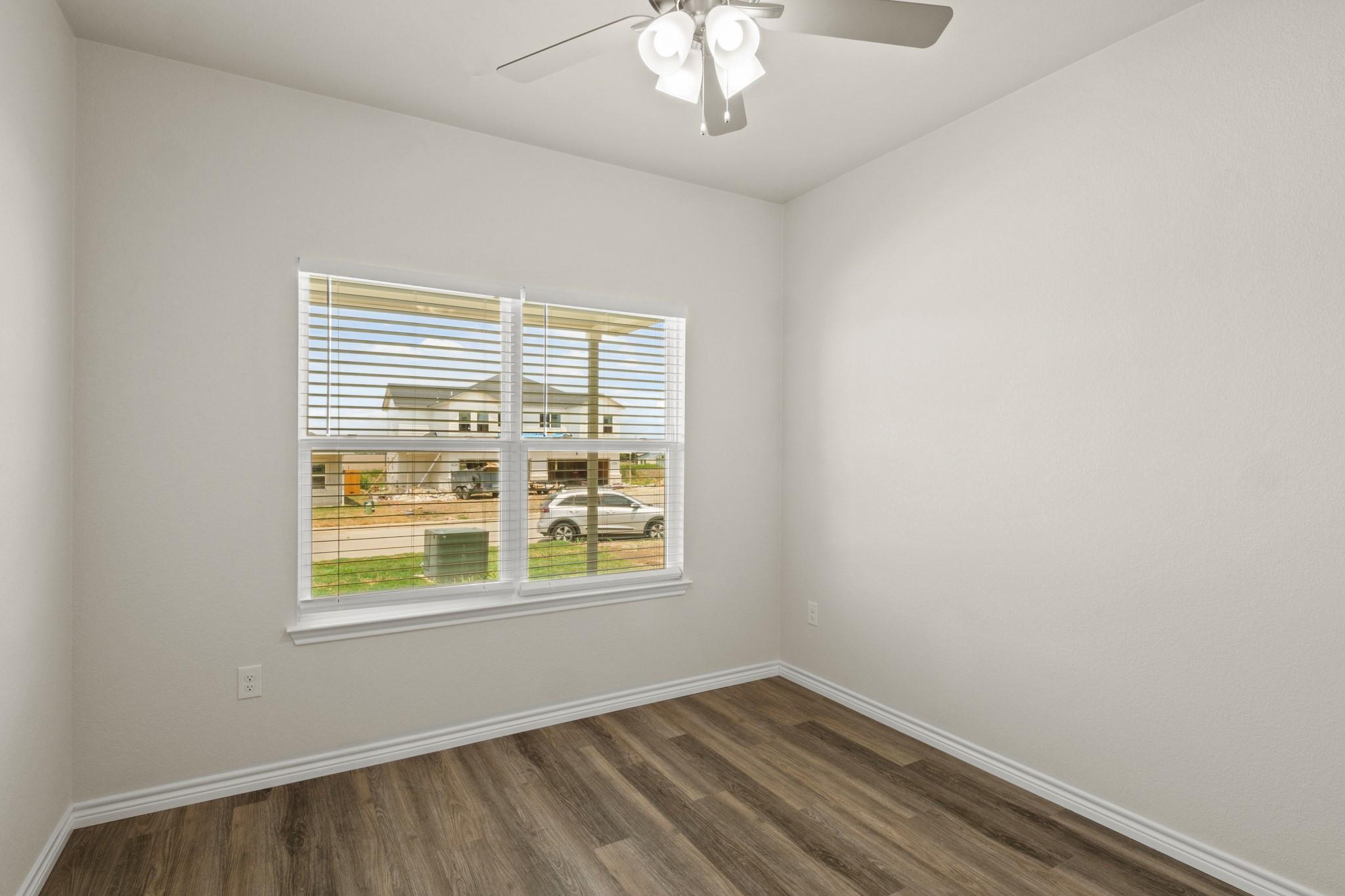 506 Whirlaway Dr # B, Jarrell, TX 76537